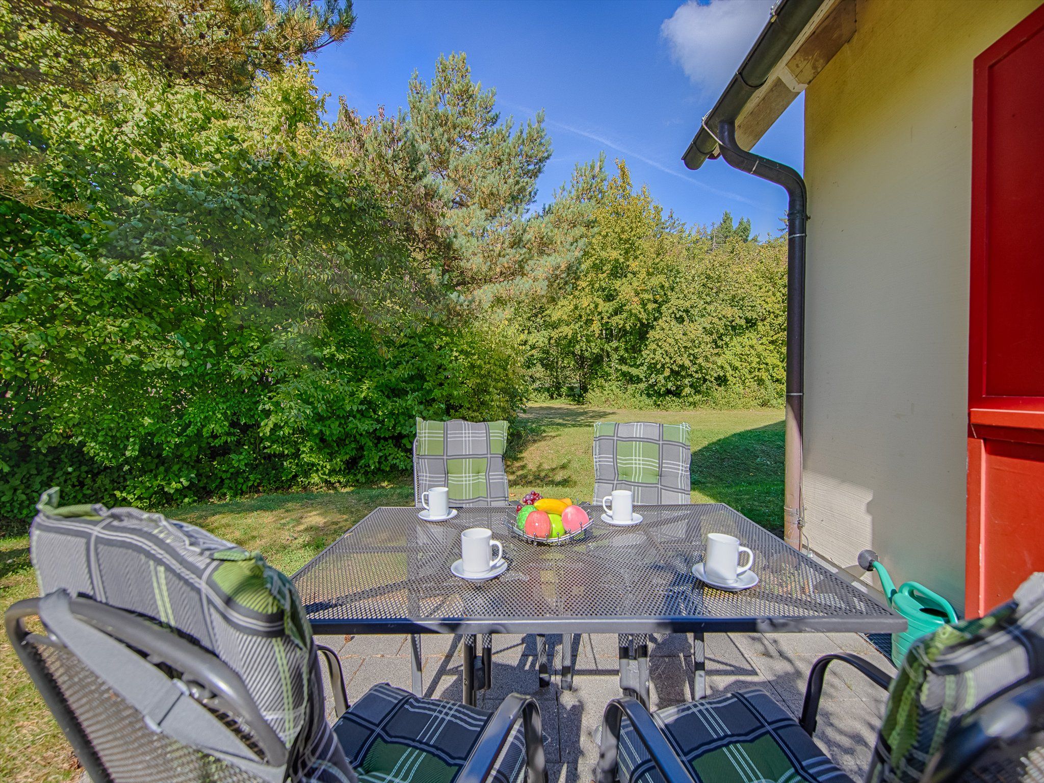 Feriendorf Rugana Komfortplus Ferienwohnung mit 1 Schlafzimmer und Terrasse (B47) Insel Rügen - Terrasse