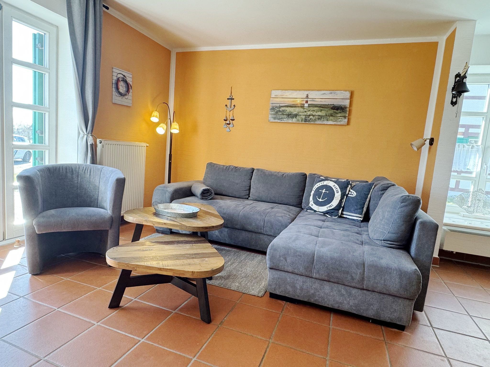 Feriendorf Rugana Komfort Ferienwohnung mit 2 Schlafzimmern und Terrasse (C05) Insel Rügen - Wohnzimmer