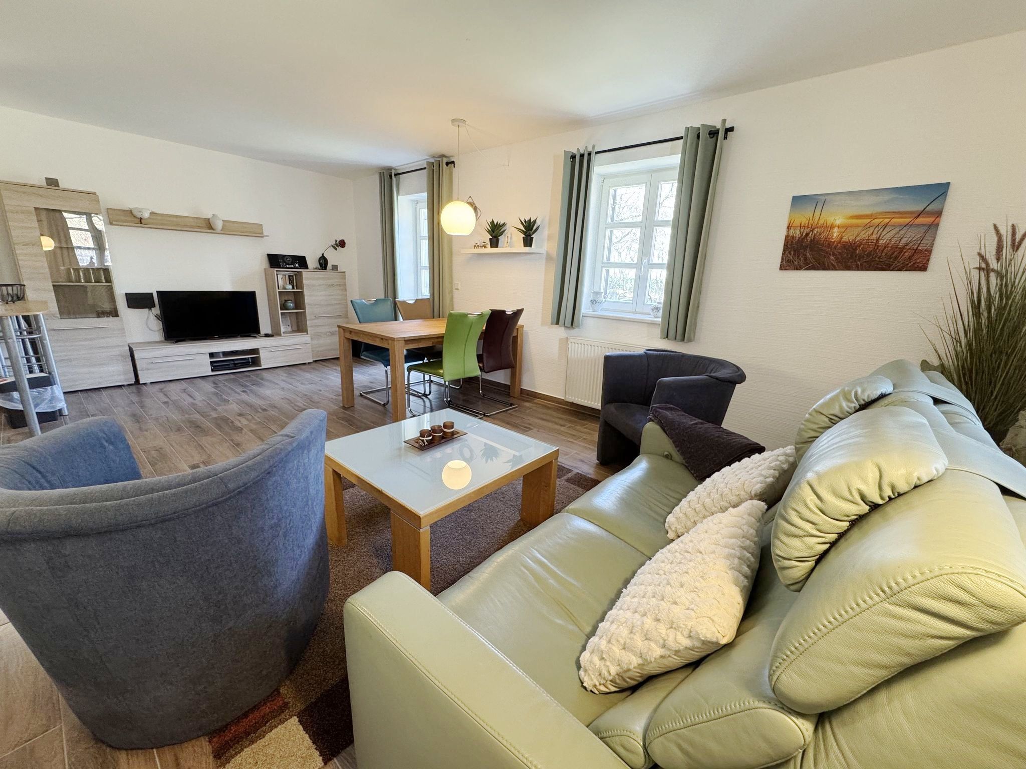 Feriendorf Rugana Komfortplus Ferienwohnung mit 1 Schlafzimmern und Terrasse (C39) Insel Rügen - Wohnzimmer