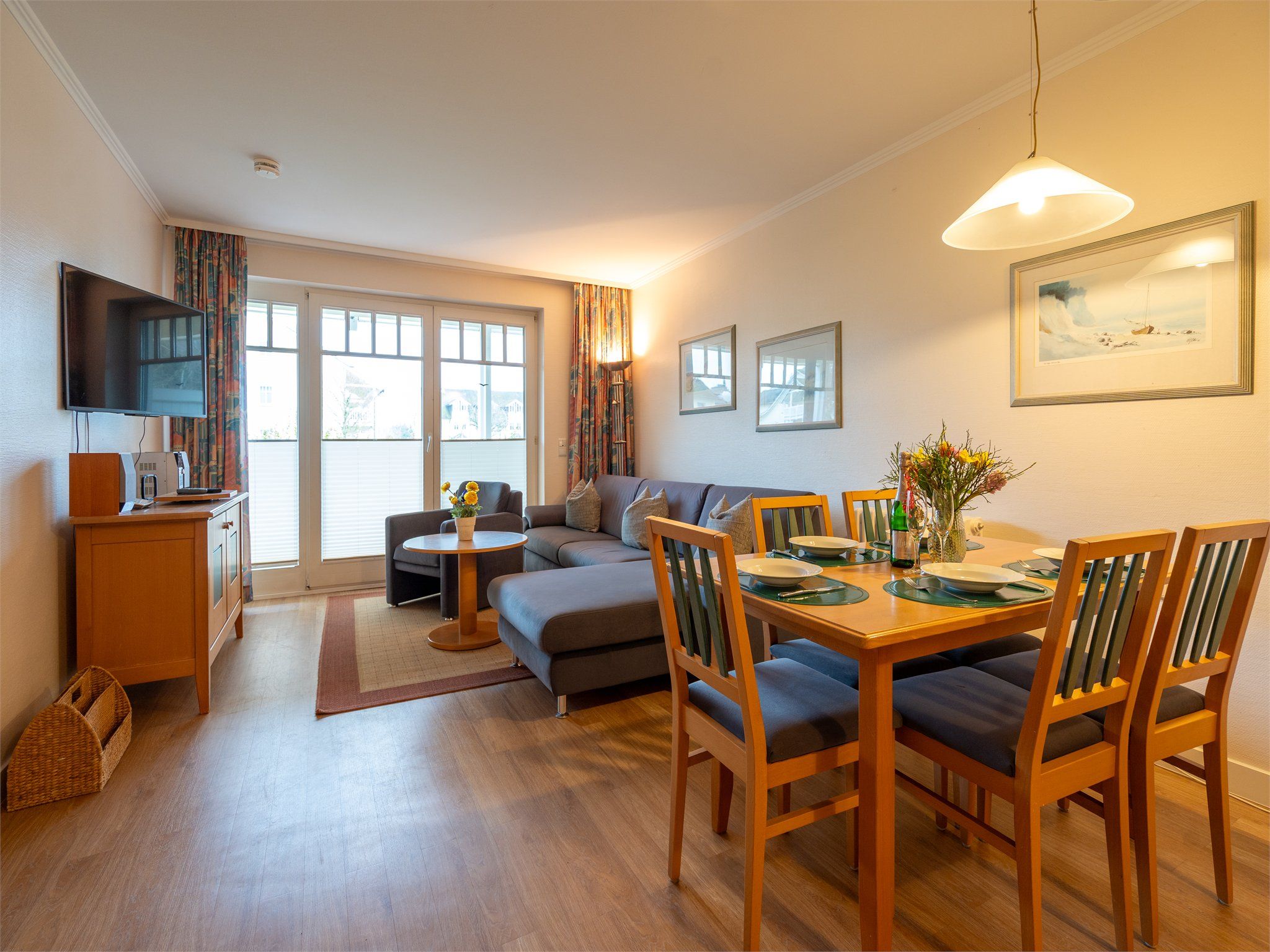 Dünenpark Binz Komfort Ferienwohnung mit 1 Schlafzimmer und Terrasse im Erdgeschoss (003) Insel Rügen - Wohnzimmer