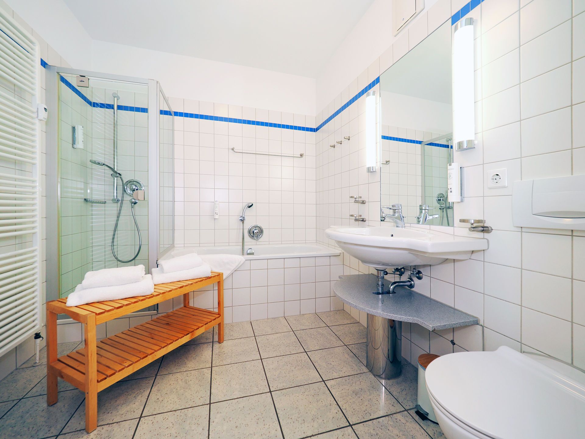 Kaiservillen Heringsdorf Ferienwohnung mit 1 Schlafzimmer und Terrasse (D201) Insel Usedom - Badezimmer