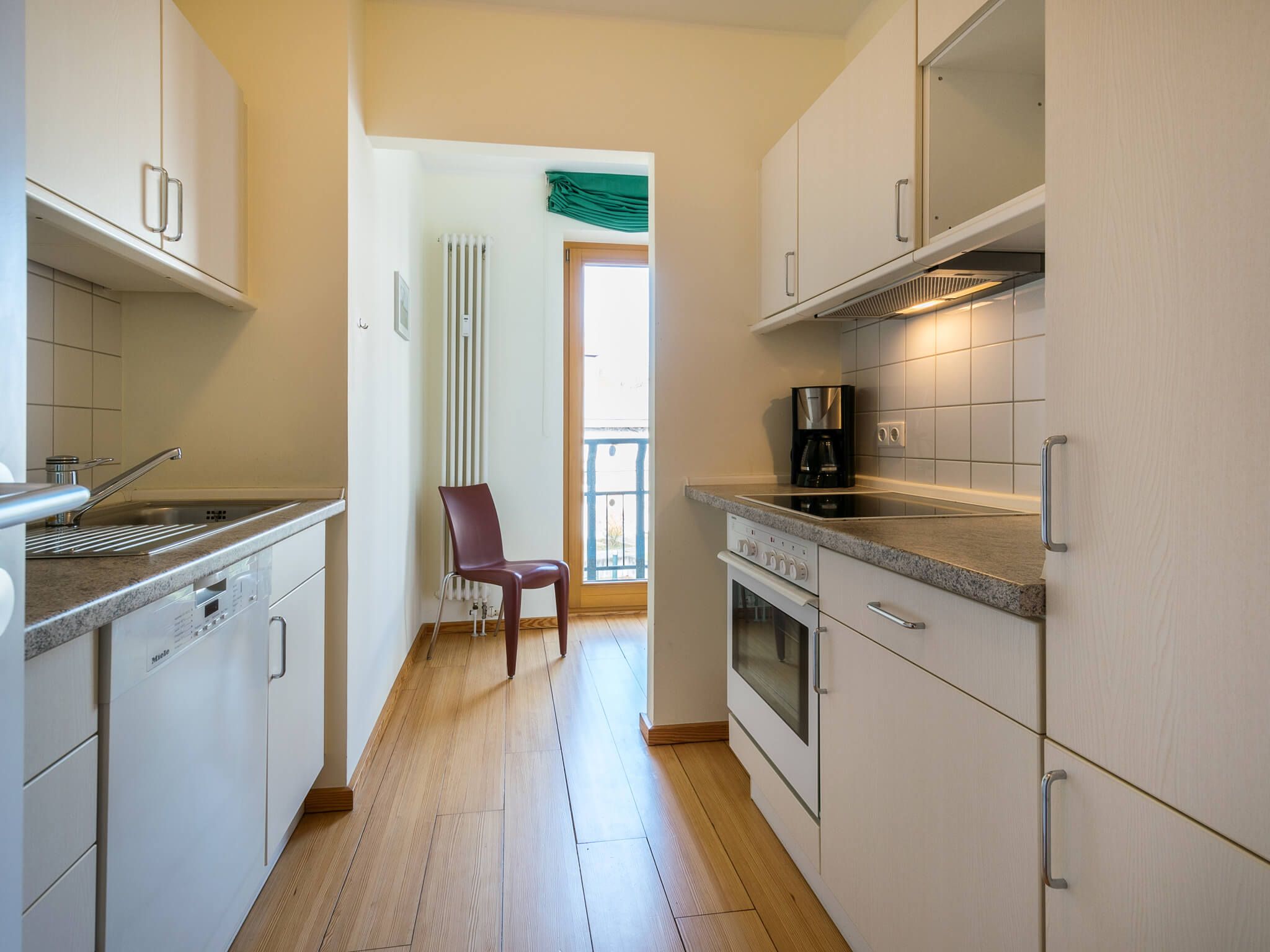 Kaiservillen Heringsdorf Ferienwohnung mit 1 Schlafzimmer und Balkon (D111) Insel Usedom - Küche / Küchenzeile