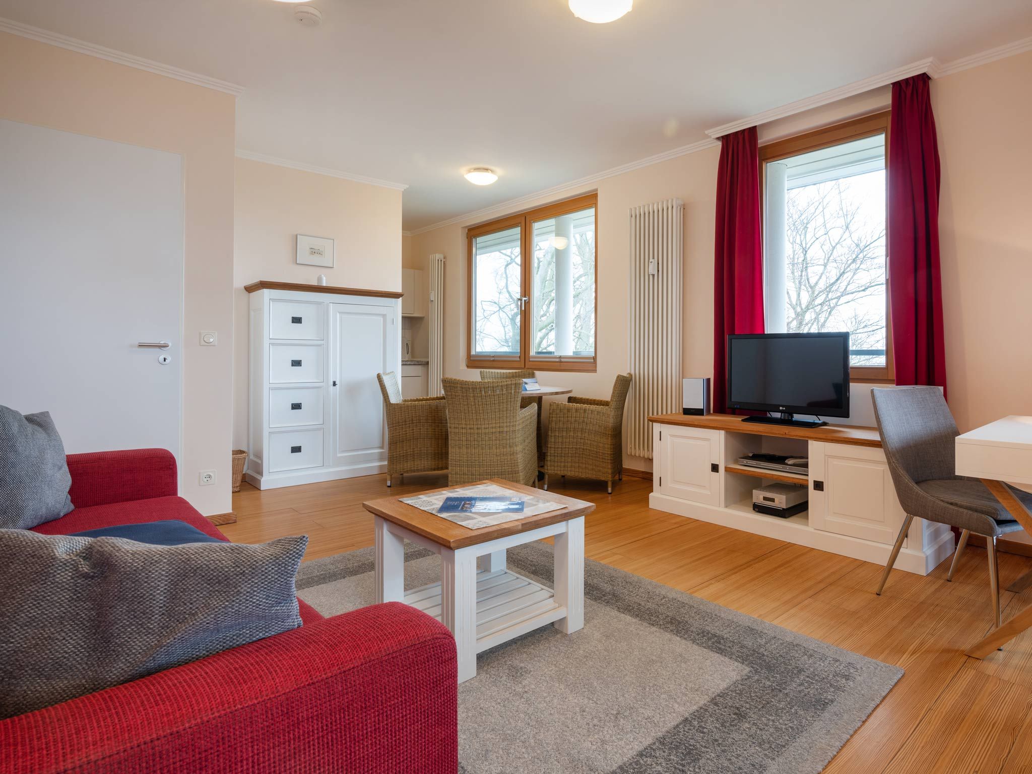 Kaiservillen Heringsdorf Ferienwohnung mit 1 Schlafzimmer und Balkon (D233) Insel Usedom - Wohnzimmer