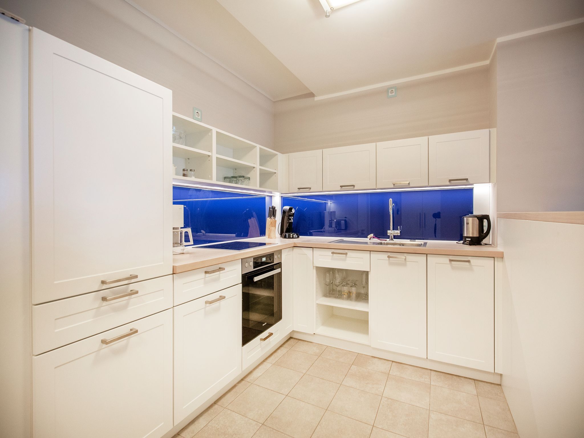 Dünenresidenz Prora Ferienwohnung mit Meerblick, 2 Schlafzimmern, Balkon und Sauna (NP/103) Insel Rügen - Küche / Küchenzeile