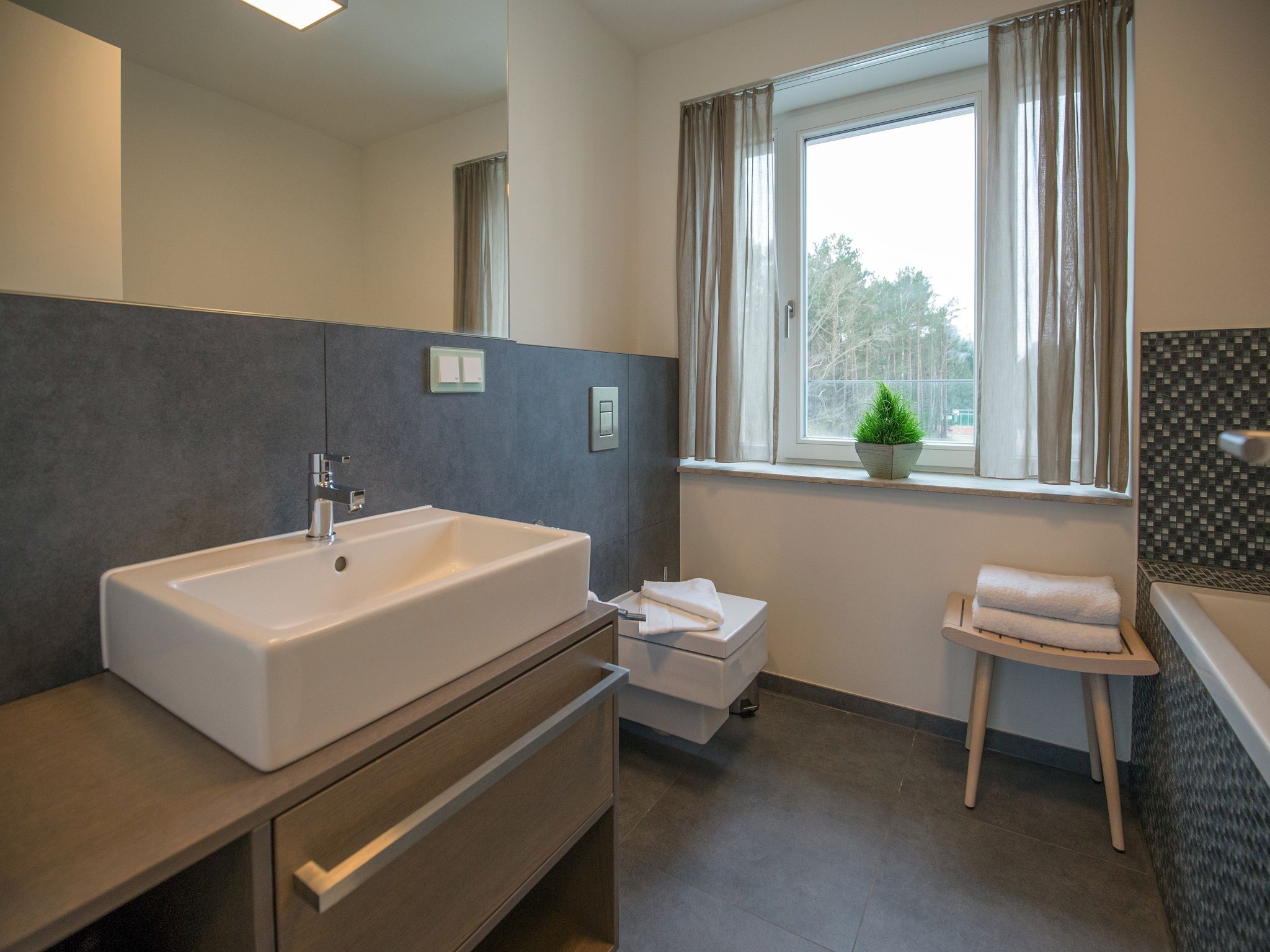 Dünenresidenz Prora Ferienwohnung mit Meerblick, 2 Schlafzimmern und Balkon (NP/307) Insel Rügen - Badezimmer