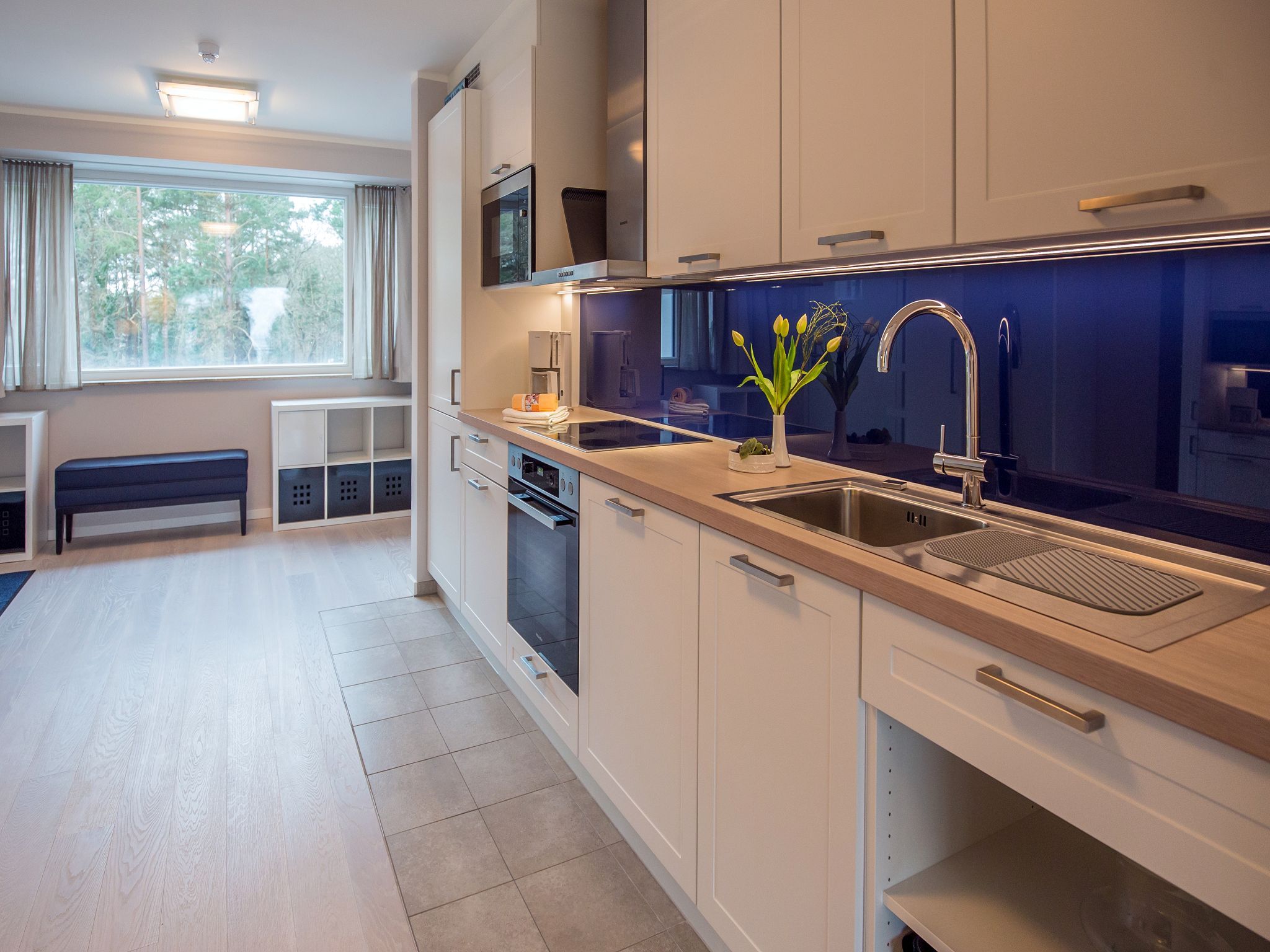 Dünenresidenz Prora Ferienwohnung mit Meerblick, 2 Schlafzimmern und Loggia (NP/318) Insel Rügen - Küche / Küchenzeile