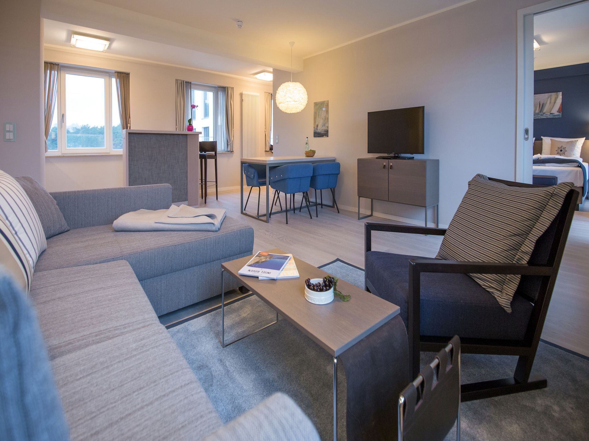 Dünenresidenz Prora Ferienwohnung mit Meerblick, 3 Schlafzimmern und Balkon (NP/406) Insel Rügen - Wohnzimmer