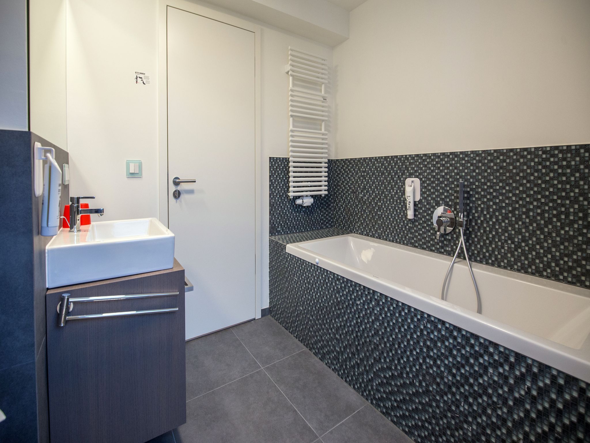 Dünenresidenz Prora Ferienwohnung mit Meerblick, 3 Schlafzimmern und Balkon (NP/406) Insel Rügen - Badezimmer