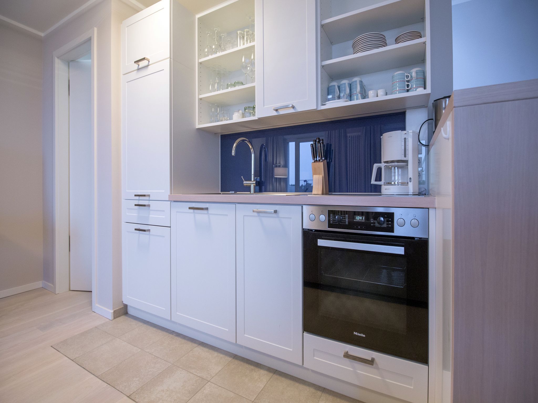 Dünenresidenz Prora Skysuite mit freiem Meerblick, Dachterrasse und Balkon (NP/502) Insel Rügen - Küche / Küchenzeile