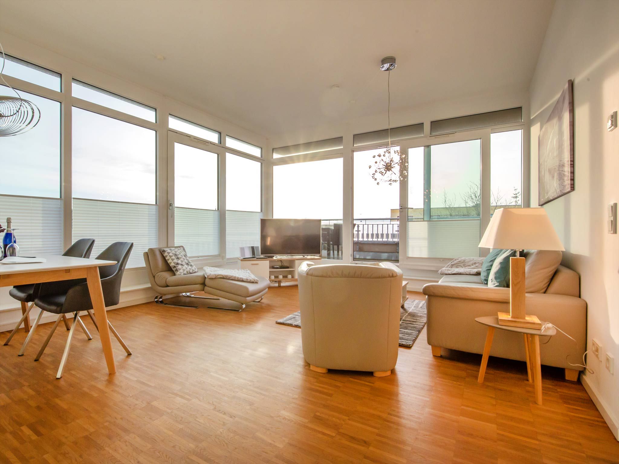 Strandvillen Binz Ferienwohnung mit 2 Schlafzimmern, Terrasse und Balkon (DR/434) Insel Rügen - Wohnzimmer