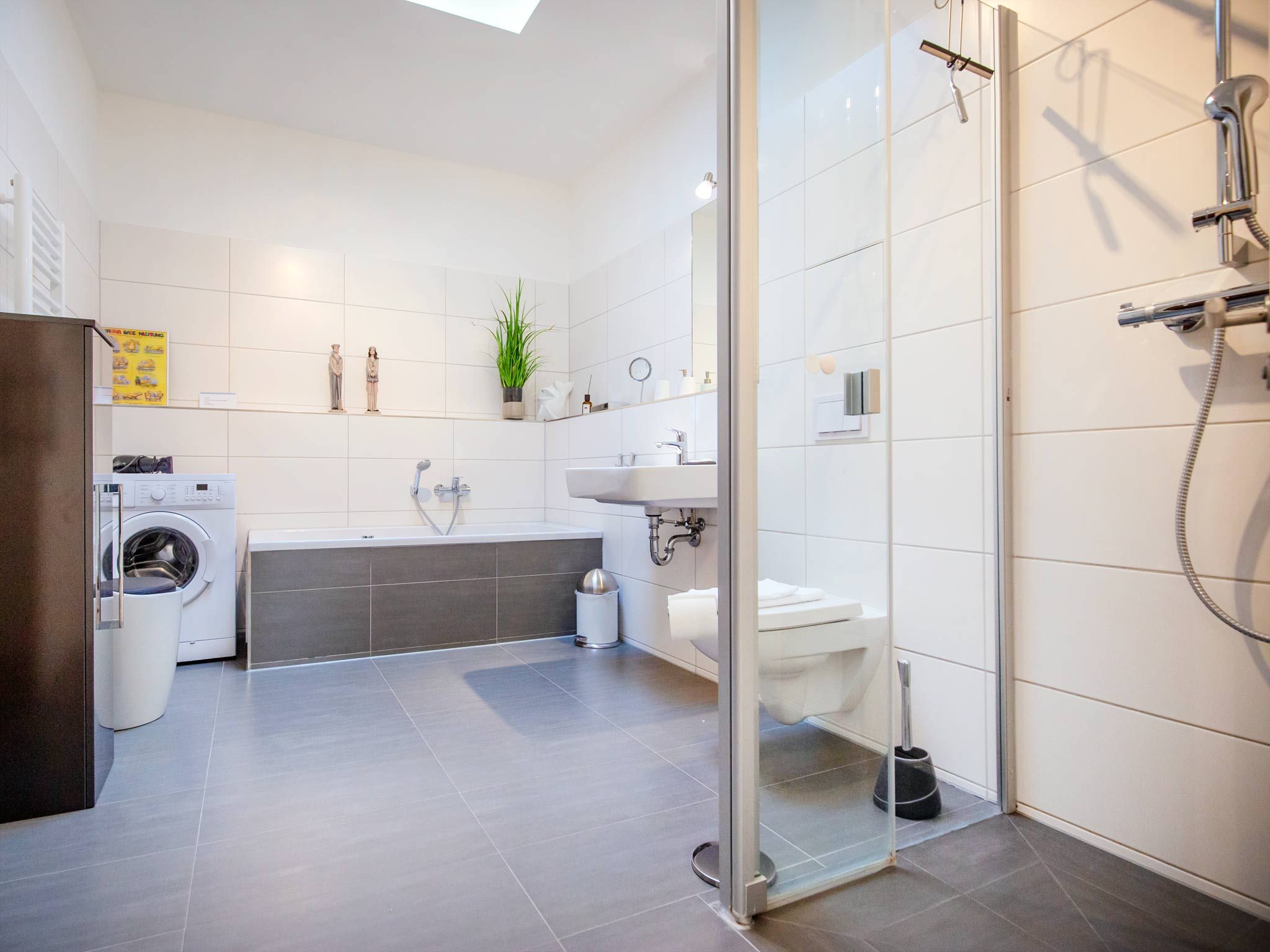 Strandvillen Binz Ferienwohnung mit 2 Schlafzimmern, Terrasse und Balkon (DR/434) Insel Rügen - Badezimmer