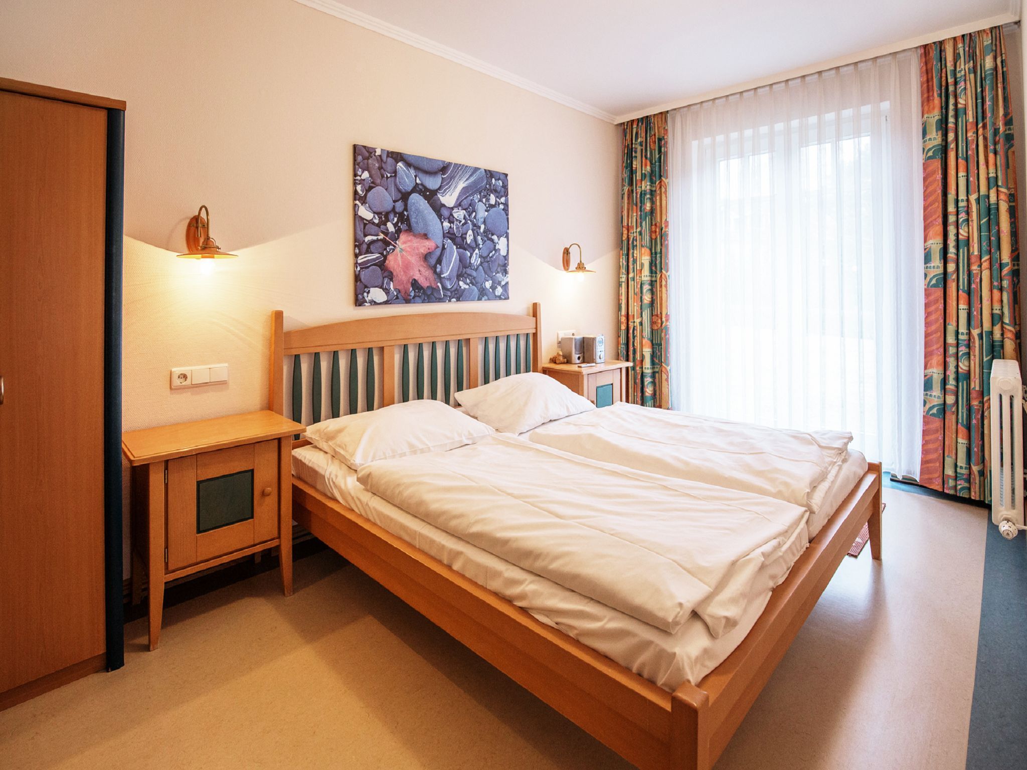 Dünenpark Binz Komfort Ferienwohnung mit 1 Schlafzimmer und Terrasse im Erdgeschoss (002) Insel Rügen - Schlafzimmer