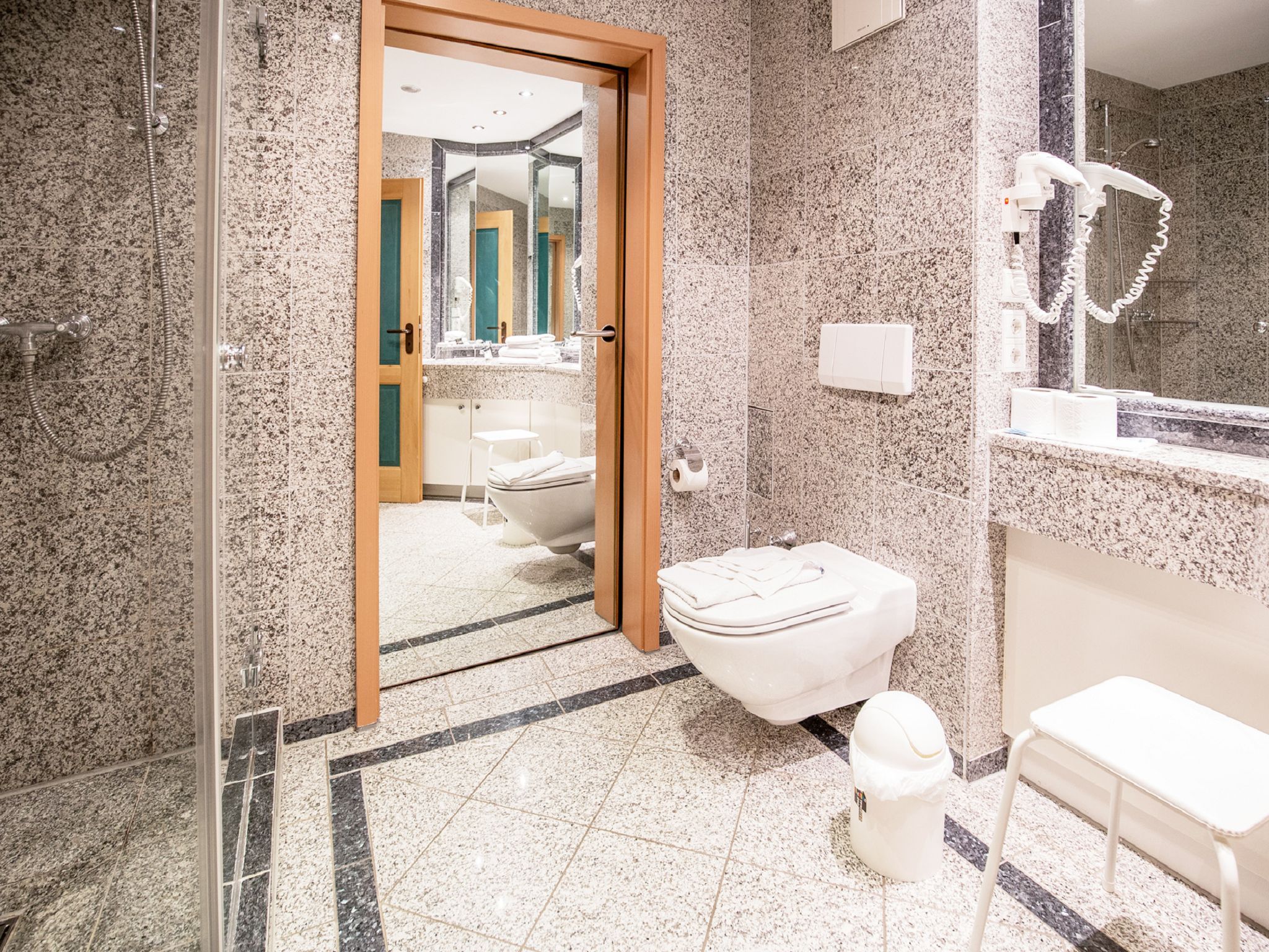 Dünenpark Binz Komfort Ferienwohnung mit 1 Schlafzimmer und Terrasse im Erdgeschoss (003) Insel Rügen - Badezimmer