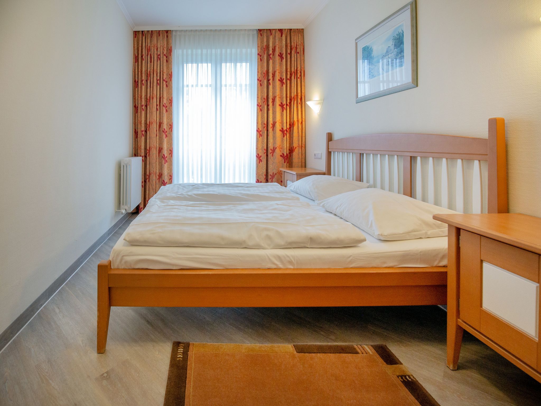 Dünenpark Binz Komfort Ferienwohnung mit 1 Schlafzimmer und Balkon im Dachgeschoss (011) Insel Rügen - Schlafzimmer