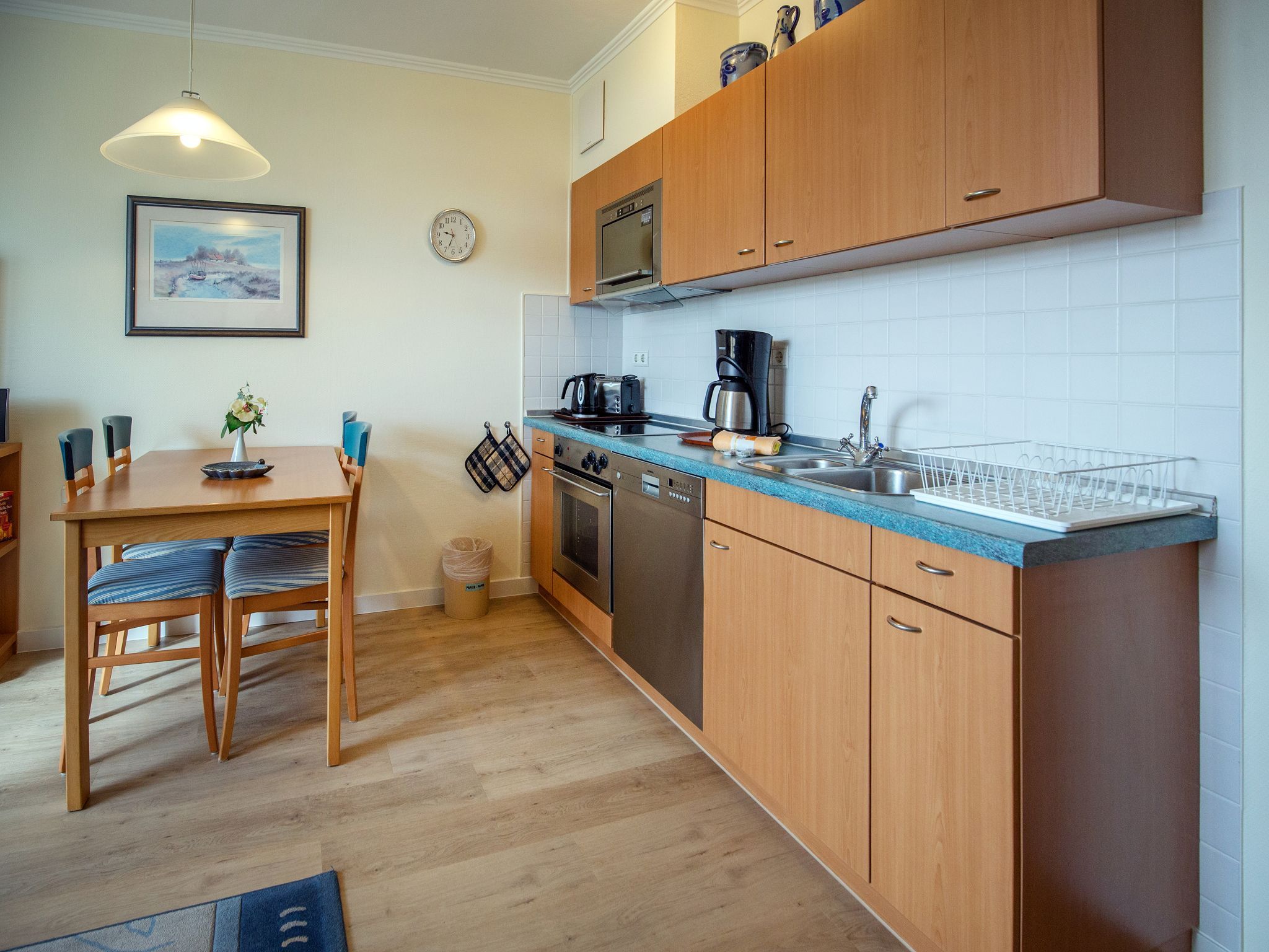 Dünenpark Binz Komfort Ferienwohnung mit 1 Schlafzimmer und Balkon im Dachgeschoss (023) Insel Rügen - Küche / Küchenzeile