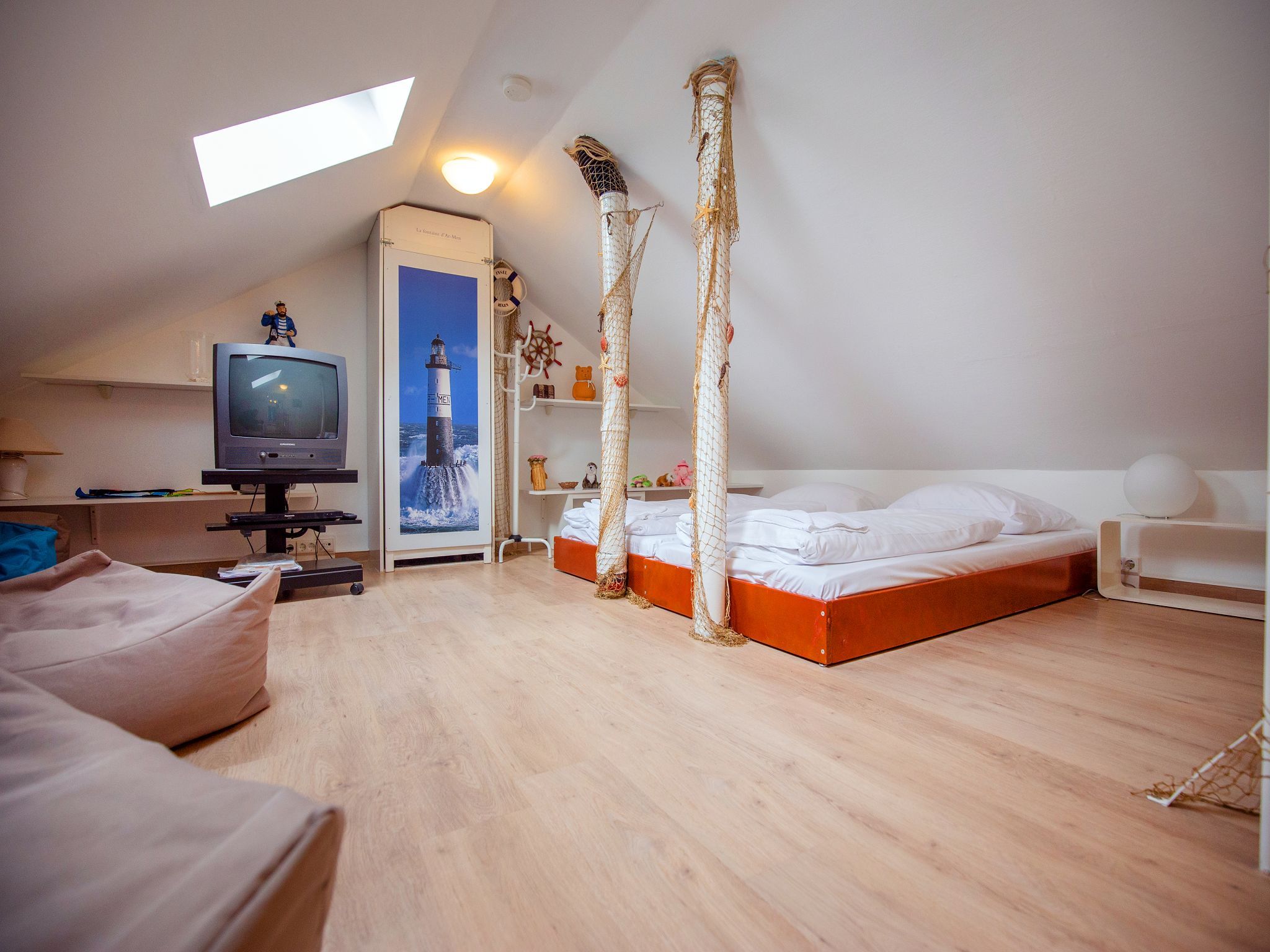 Dünenpark Binz Komfort Ferienwohnung mit 1 Schlafzimmer und Balkon im Dachgeschoss (023) Insel Rügen - Schlafzimmer