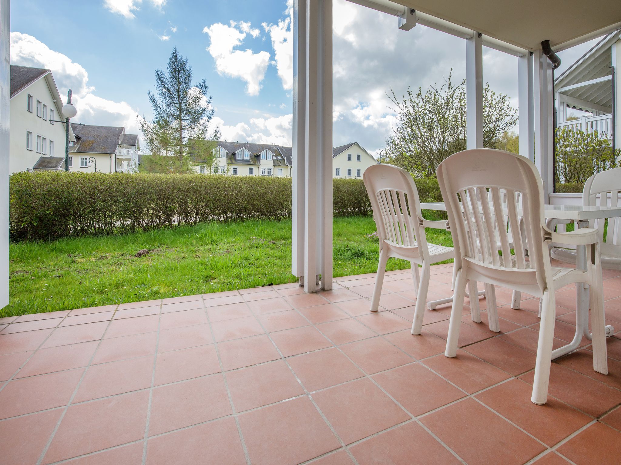 Dünenpark Binz Komfort Ferienwohnung mit 1 Schlafzimmer und Terrasse im Erdgeschoss (026) Insel Rügen - Terrasse