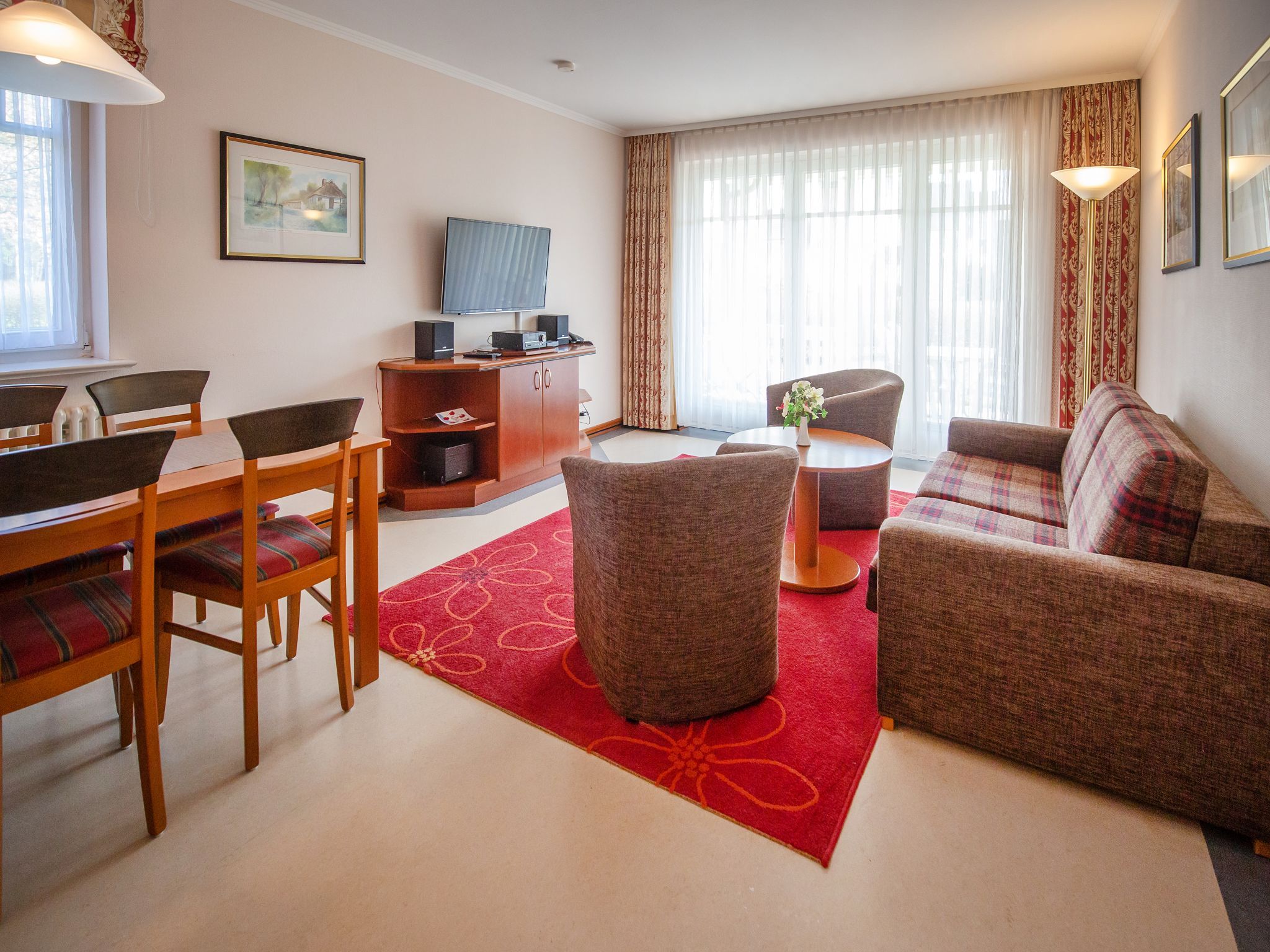 Dünenpark Binz Komfort Ferienwohnung mit 1 Schlafzimmer und Terrasse im Erdgeschoss (027) Insel Rügen - Wohnzimmer