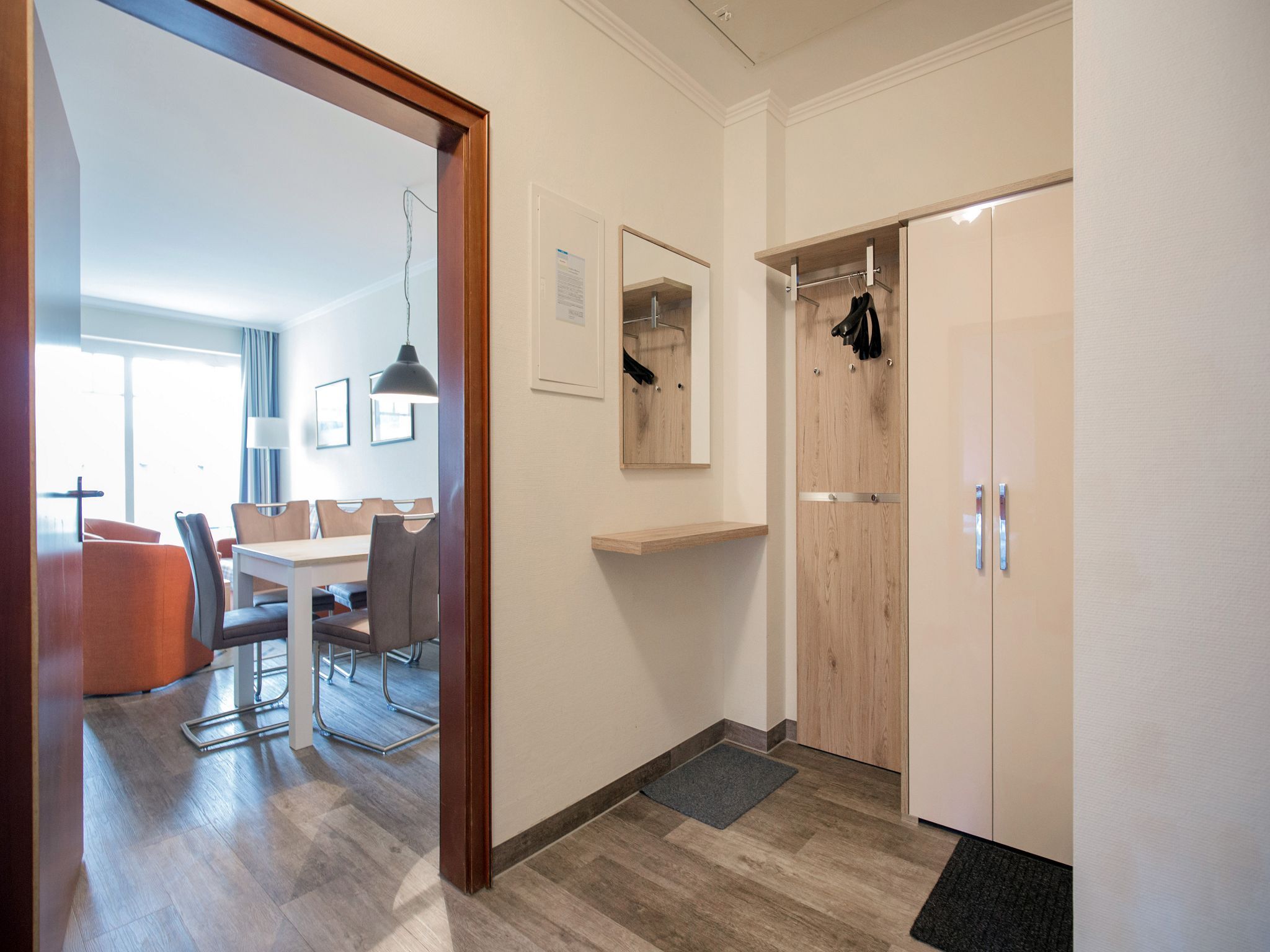 Dünenpark Binz Komfortplus Ferienwohnung mit 2 Schlafzimmern und Balkon im Dachgeschoss (032) Insel Rügen - Empfang