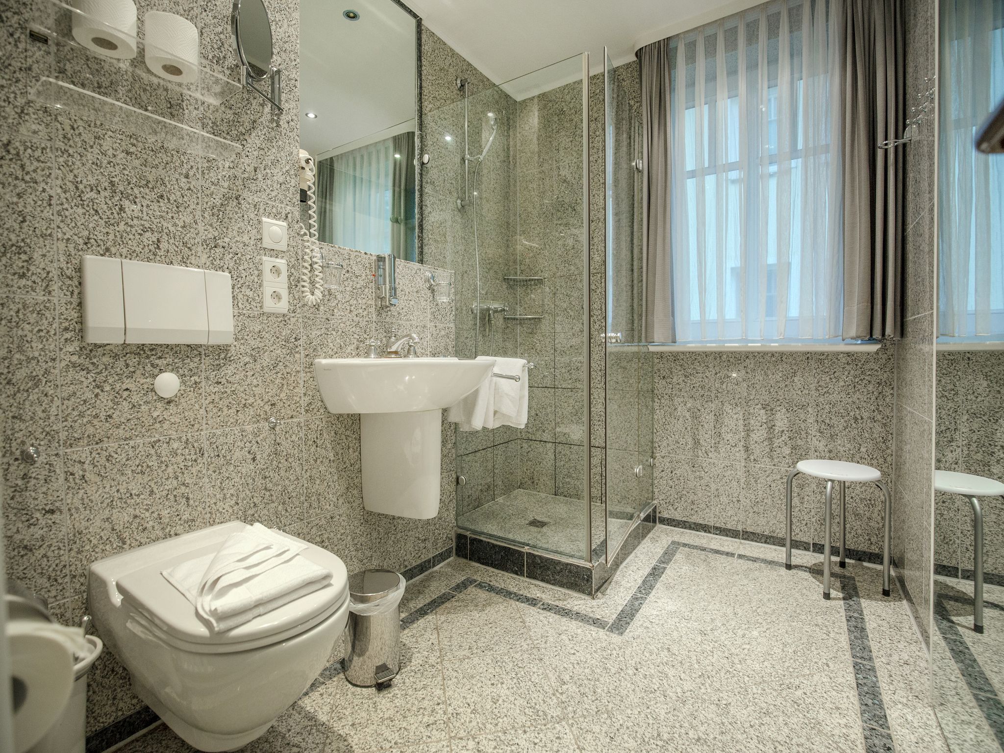 Dünenpark Binz Komfortplus Ferienwohnung mit 1 Schlafzimmer und Terrasse im Erdgeschoss (033) Insel Rügen - Badezimmer