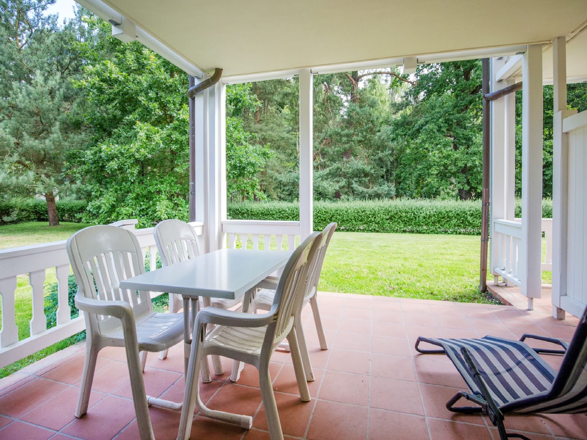 Dünenpark Binz Komfortplus Ferienwohnung mit 1 Schlafzimmer und Terrasse (035) Insel Rügen - Terrasse