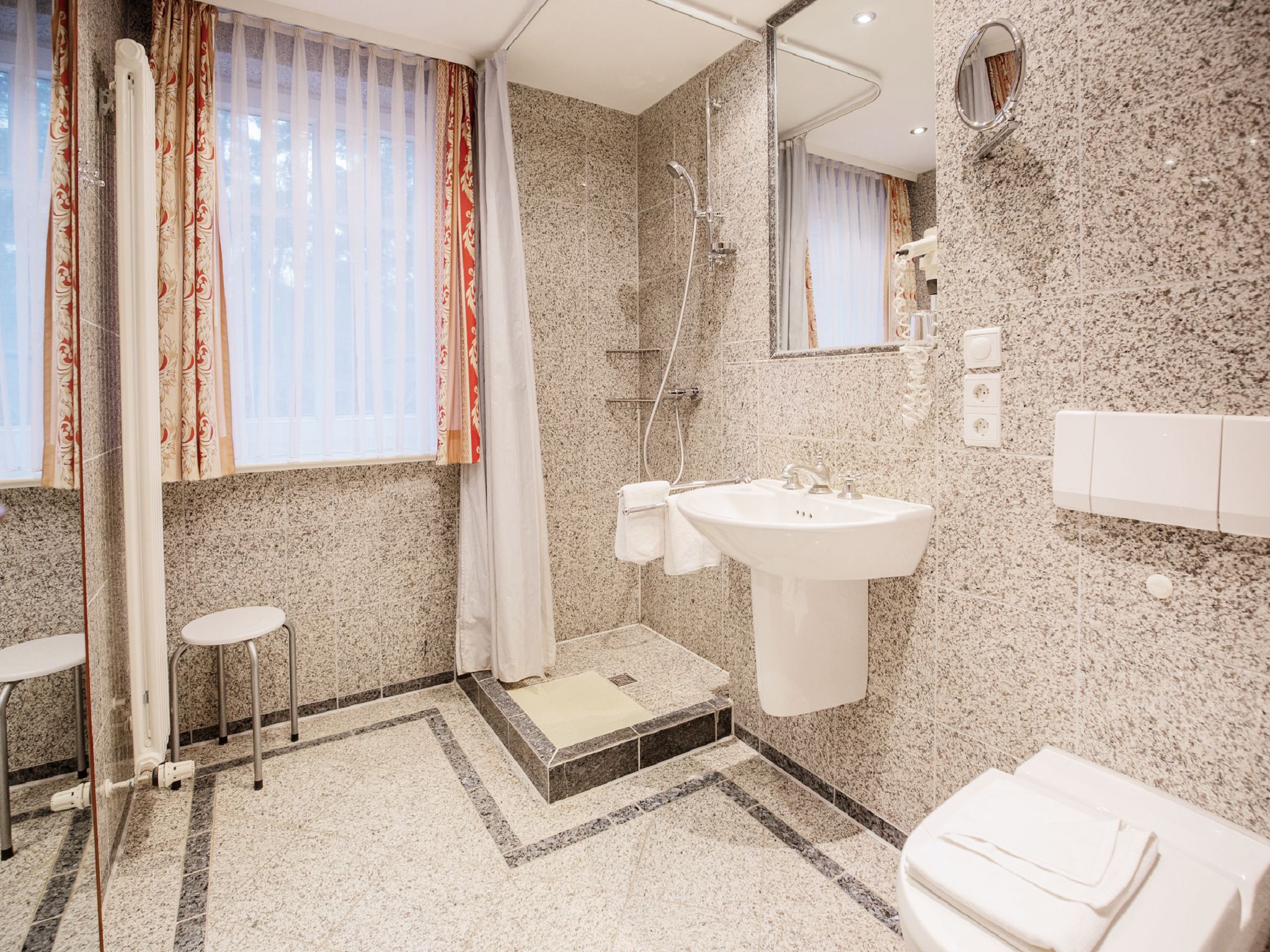 Dünenpark Binz Komfortplus Ferienwohnung mit 1 Schlafzimmer und Terrasse (035) Insel Rügen - Badezimmer