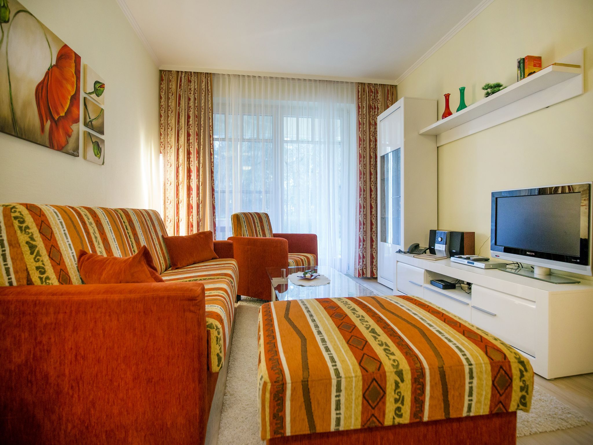 Dünenpark Binz Komfortplus Ferienwohnung mit 1 Schlafzimmer und Terrasse im Erdgeschoss (042) Insel Rügen - Wohnzimmer