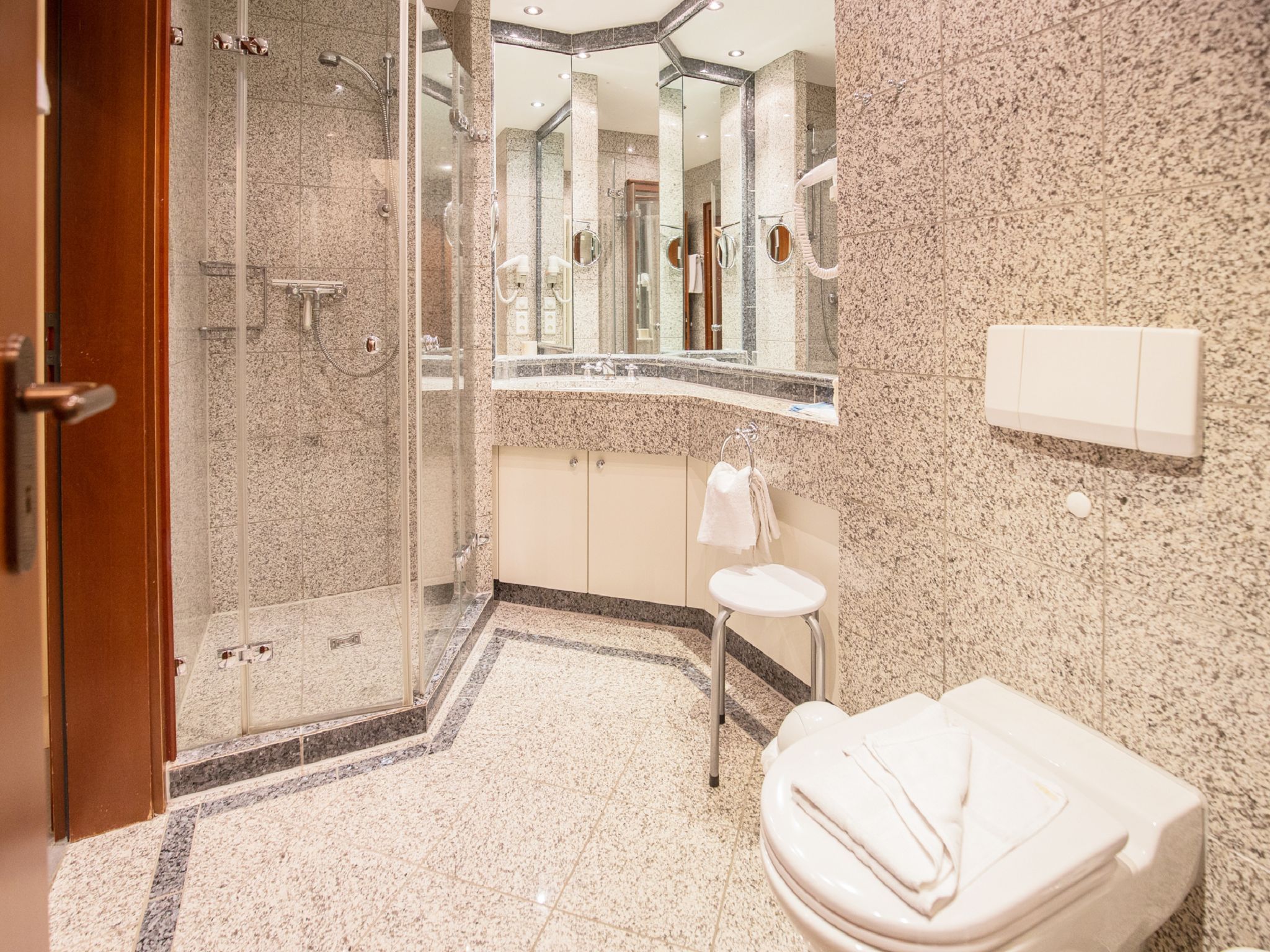 Dünenpark Binz Komfortplus Ferienwohnung mit 1 Schlafzimmer und Terrasse im Erdgeschoss (042) Insel Rügen - Badezimmer