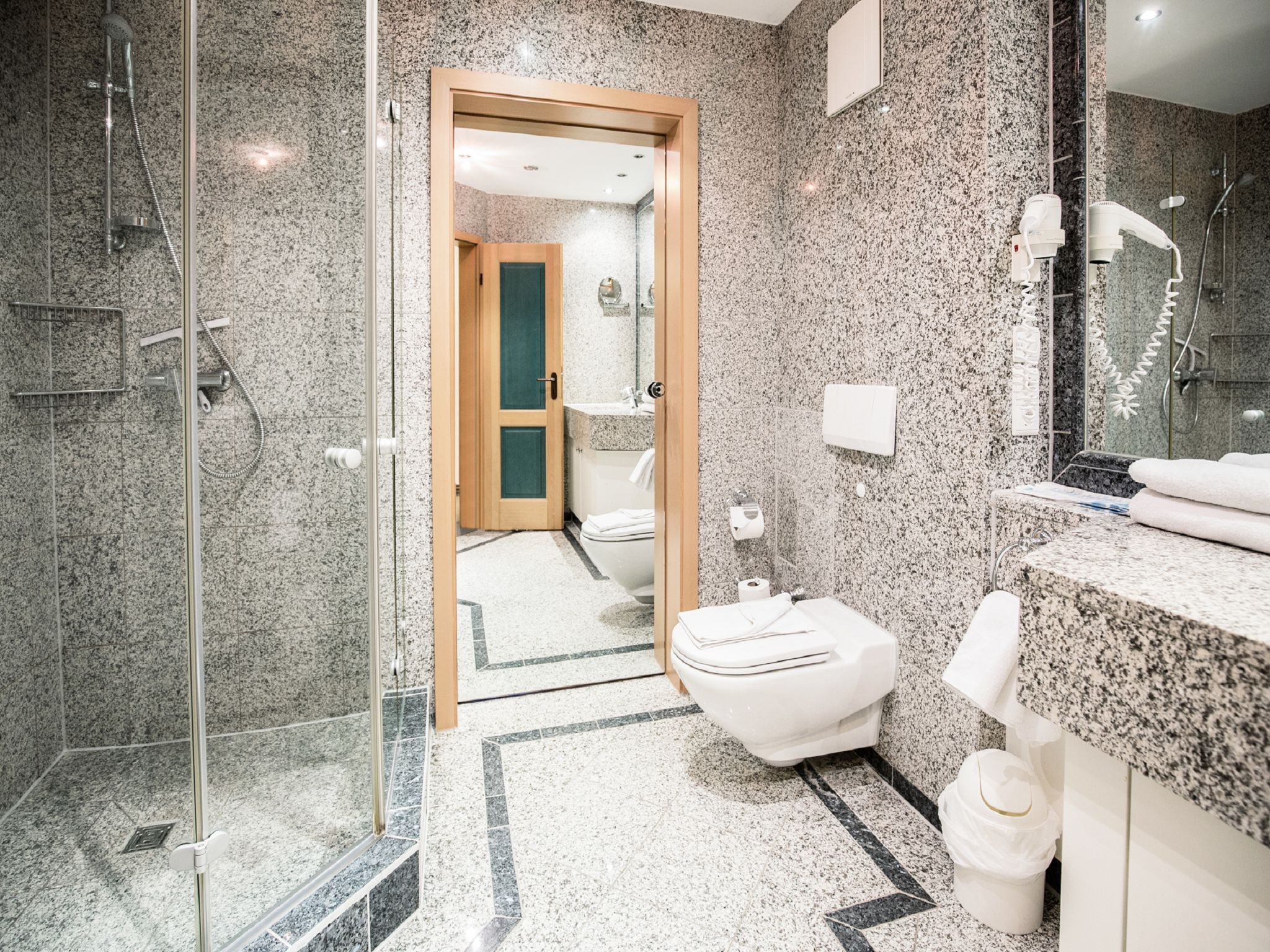 Dünenpark Binz Komfortplus Ferienwohnung mit 1 Schlafzimmer und Terrasse im Erdgeschoss (063) Insel Rügen - Badezimmer