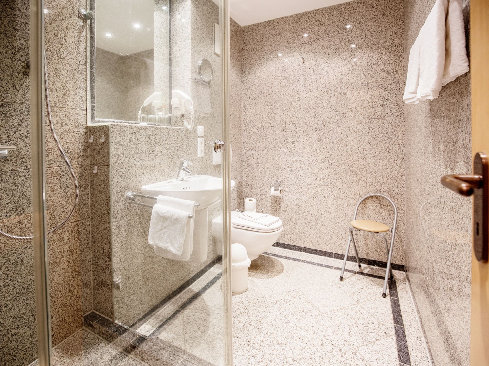 Dünenpark Binz Komfort Ferienwohnung mit 2 Schlafzimmern und Terrasse im Erdgeschoss (064) Insel Rügen - Badezimmer