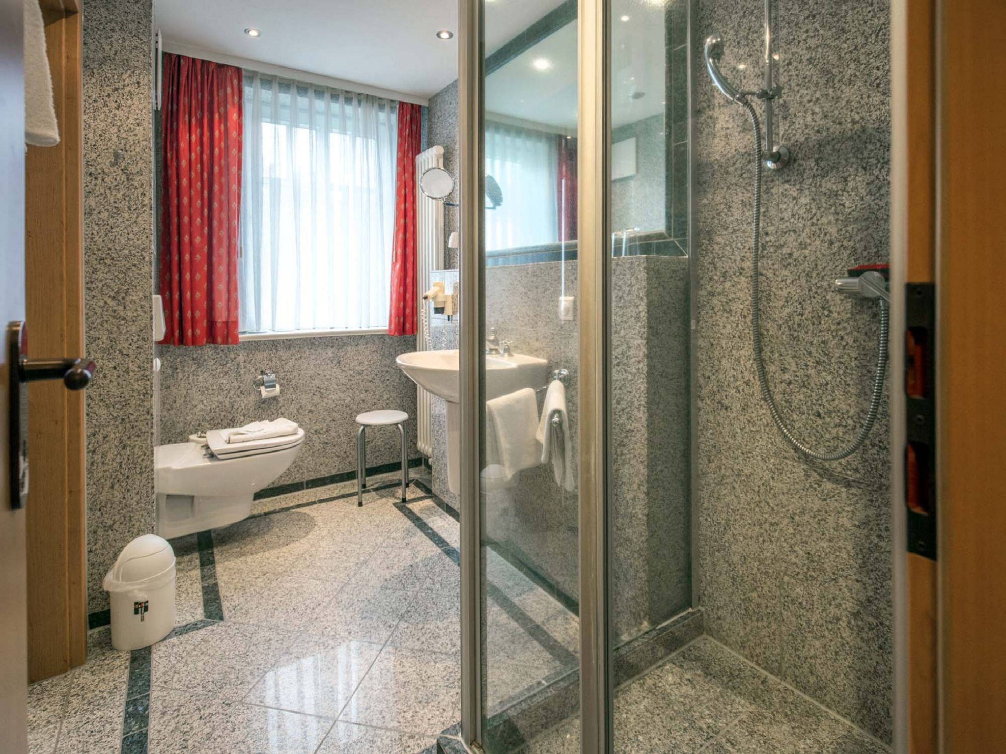 Dünenpark Binz Komfort Ferienwohnung mit 1 Schlafzimmer und Balkon im Obergeschoss (080) Insel Rügen - Badezimmer