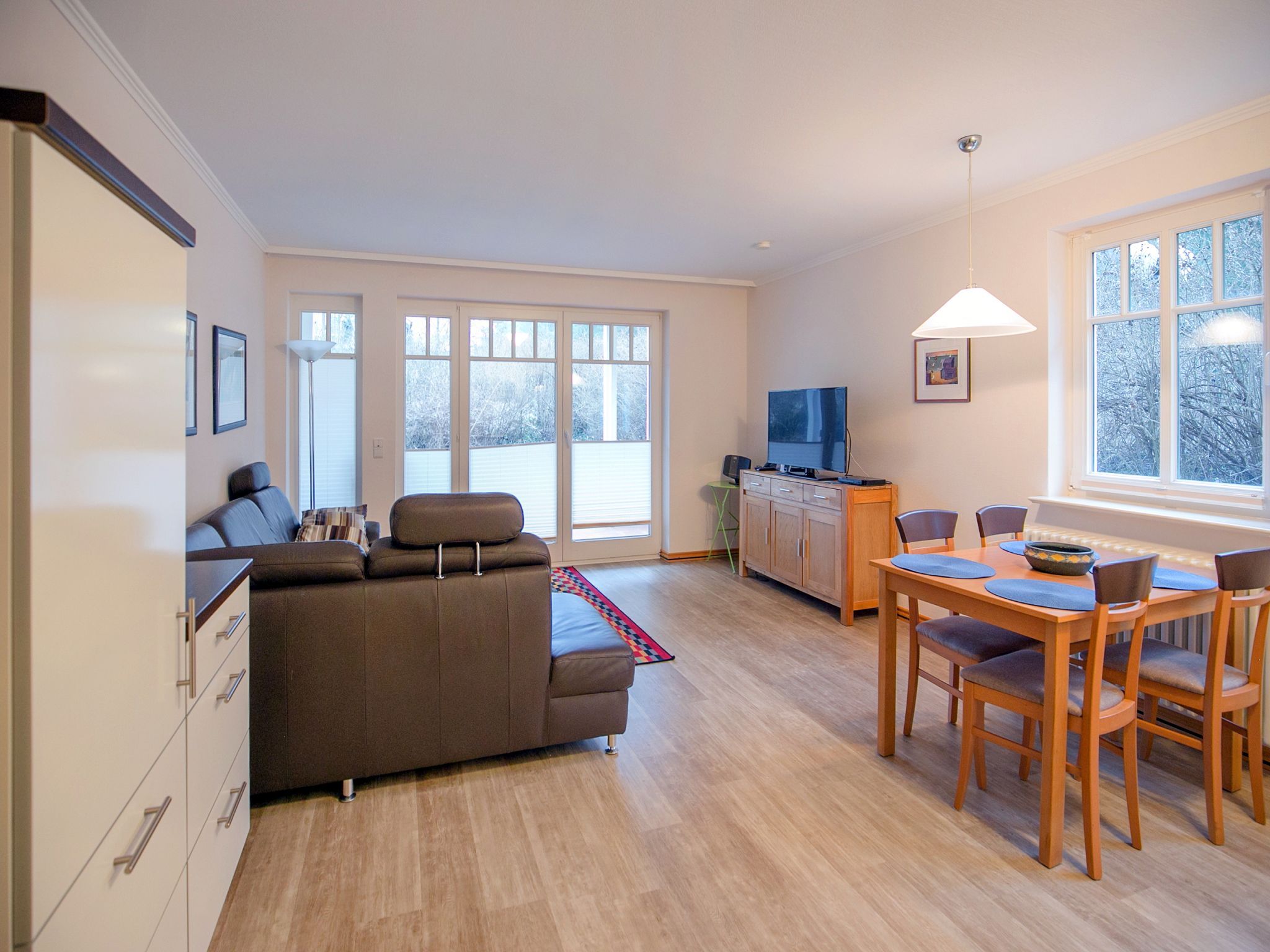 Dünenpark Binz Komfort Ferienwohnung mit 1 Schlafzimmer und Terrasse im Erdgeschoss (097) Insel Rügen - Wohnzimmer