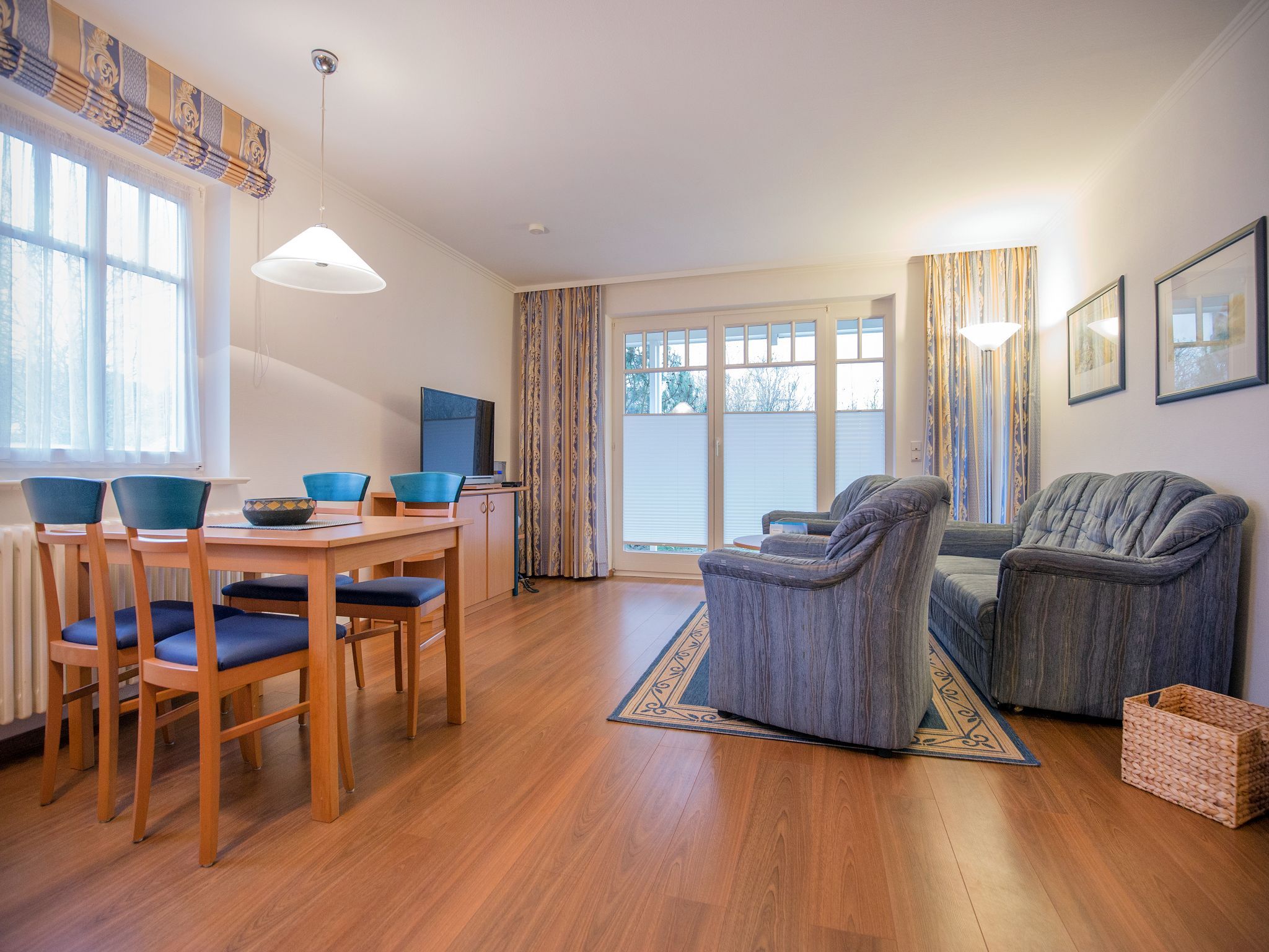 Dünenpark Binz Komfort Ferienwohnung mit 1 Schlafzimmer und Terrasse im Erdgeschoss (102) Insel Rügen - Wohnzimmer