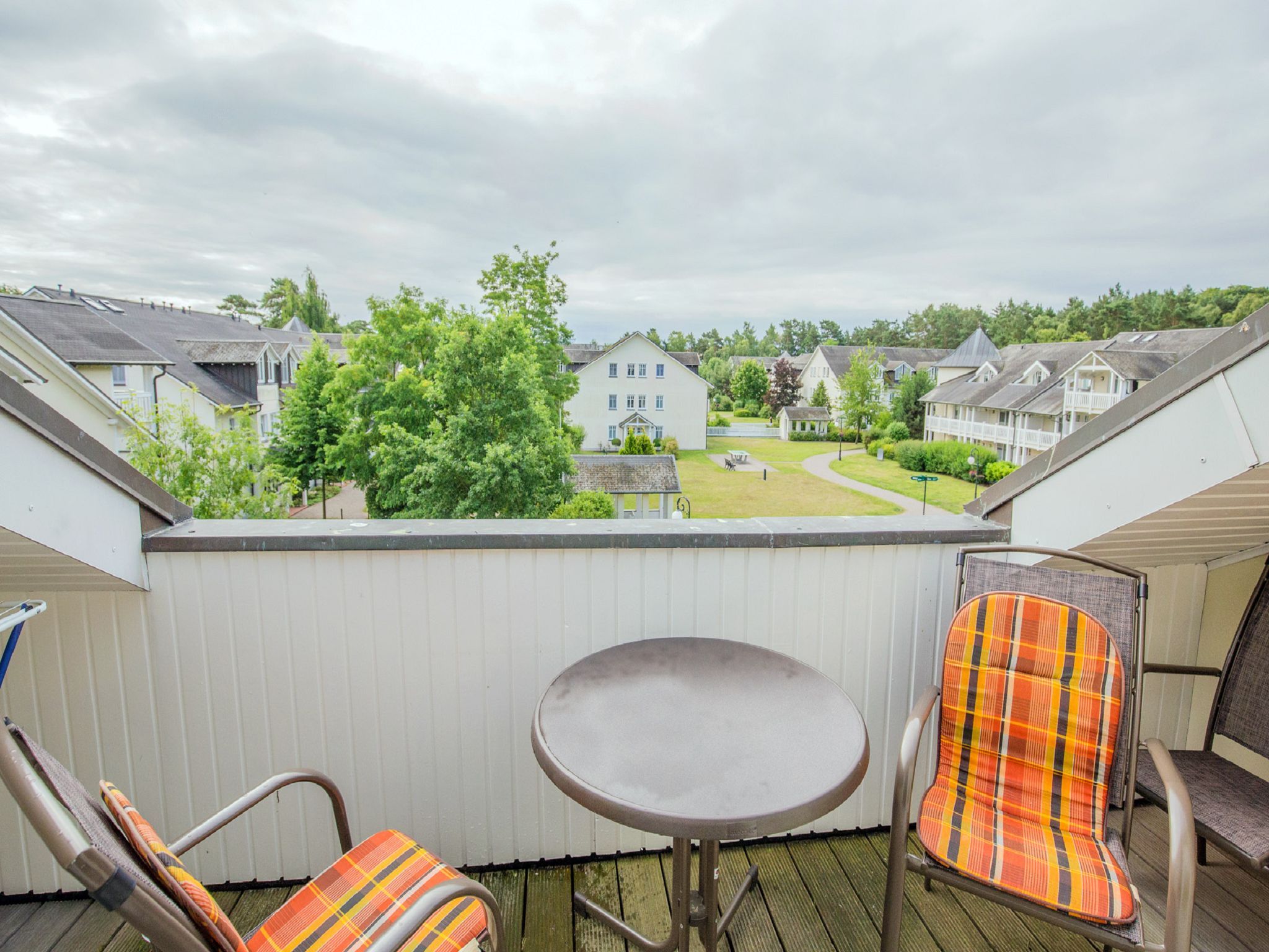 Dünenpark Binz Komfortplus Ferienwohnung mit 1 Schlafzimmer und Balkon im Dachgeschoss (126) Insel Rügen - Balkon