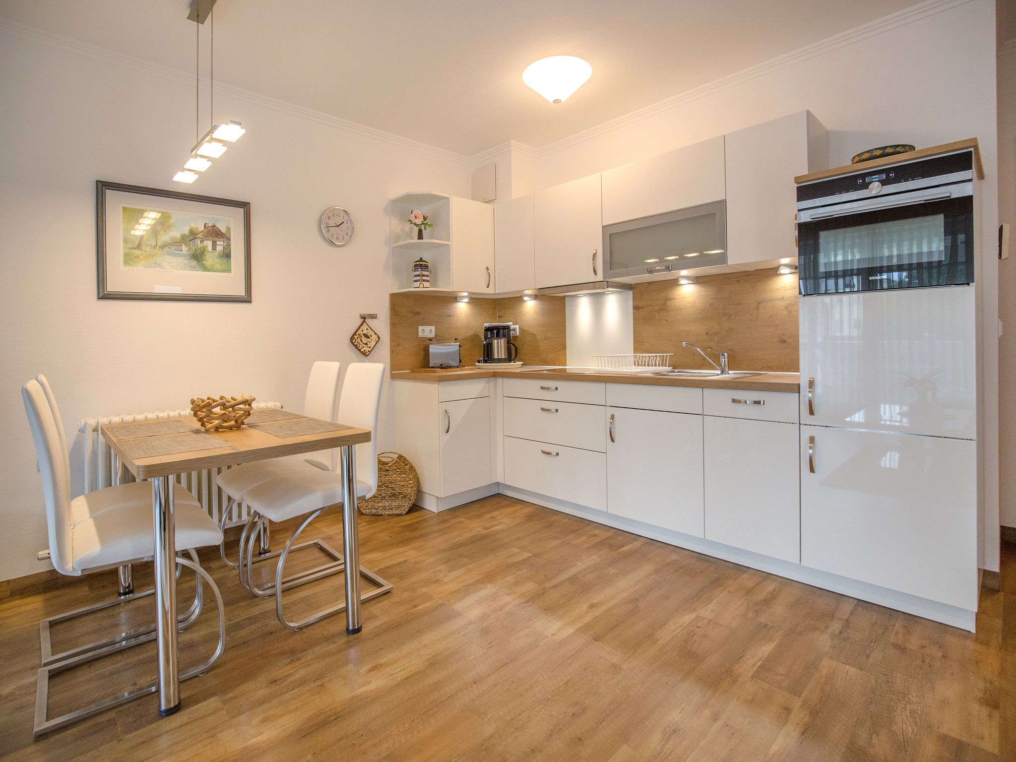 Dünenpark Binz Komfortplus Ferienwohnung mit 1 Schlafzimmer und Balkon im Obergeschoss (131) Insel Rügen - Küche / Küchenzeile