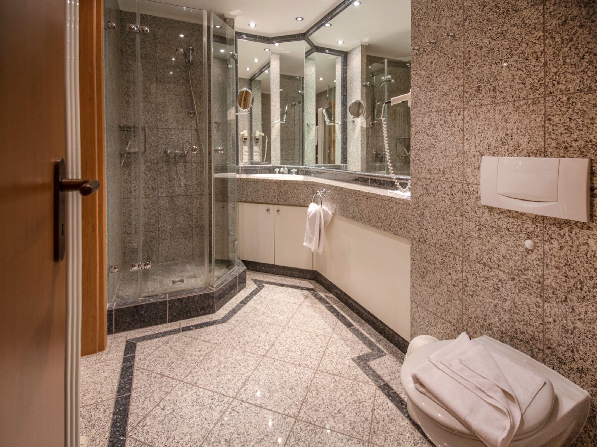 Dünenpark Binz Komfort Ferienwohnung mit 1 Schlafzimmer und Balkon im Obergeschoss (132) Insel Rügen - Badezimmer