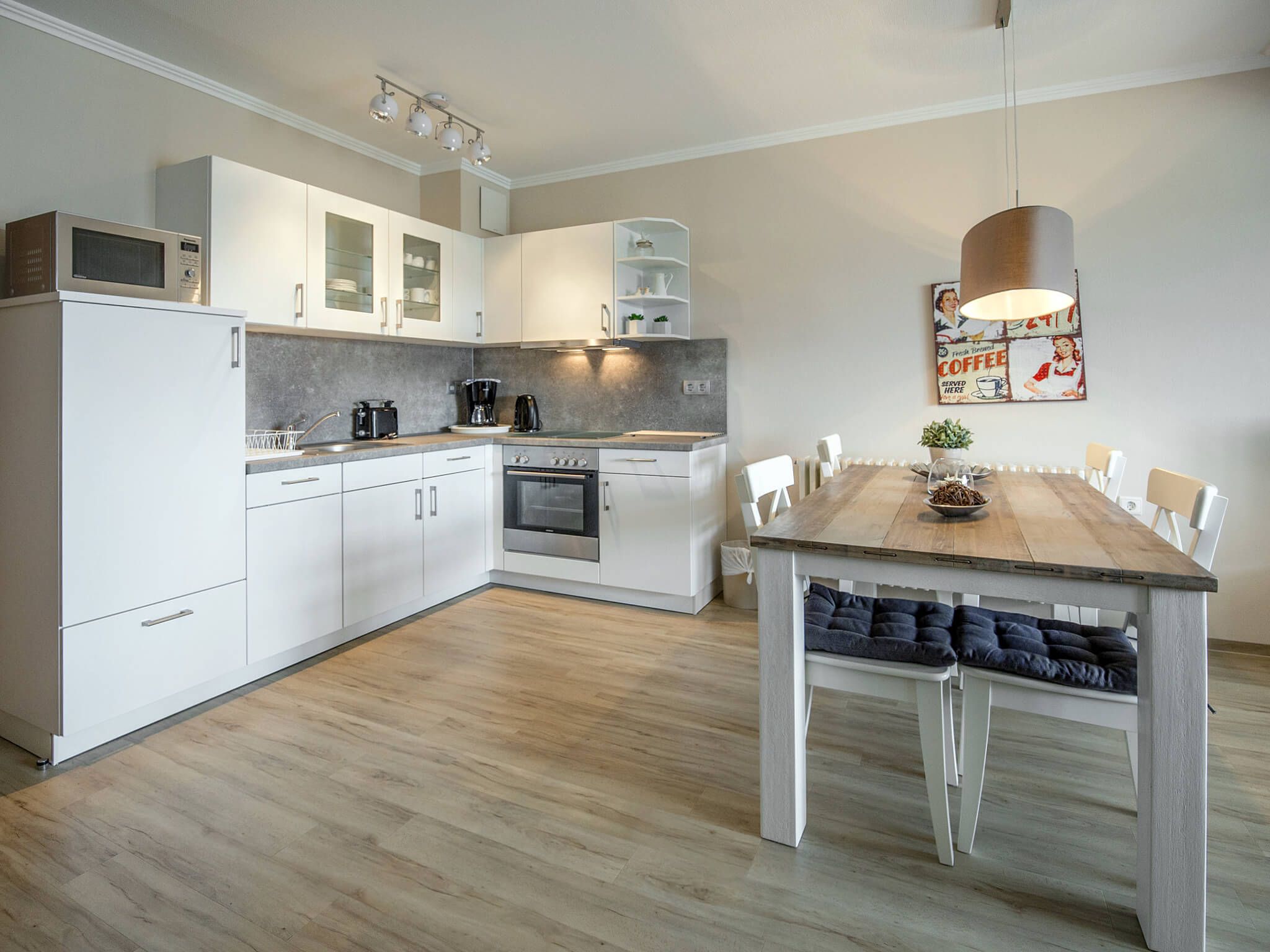 Dünenpark Binz Komfortplus Ferienwohnung mit 1 Schlafzimmer und Balkon im Dachgeschoss (136) Insel Rügen - Küche / Küchenzeile