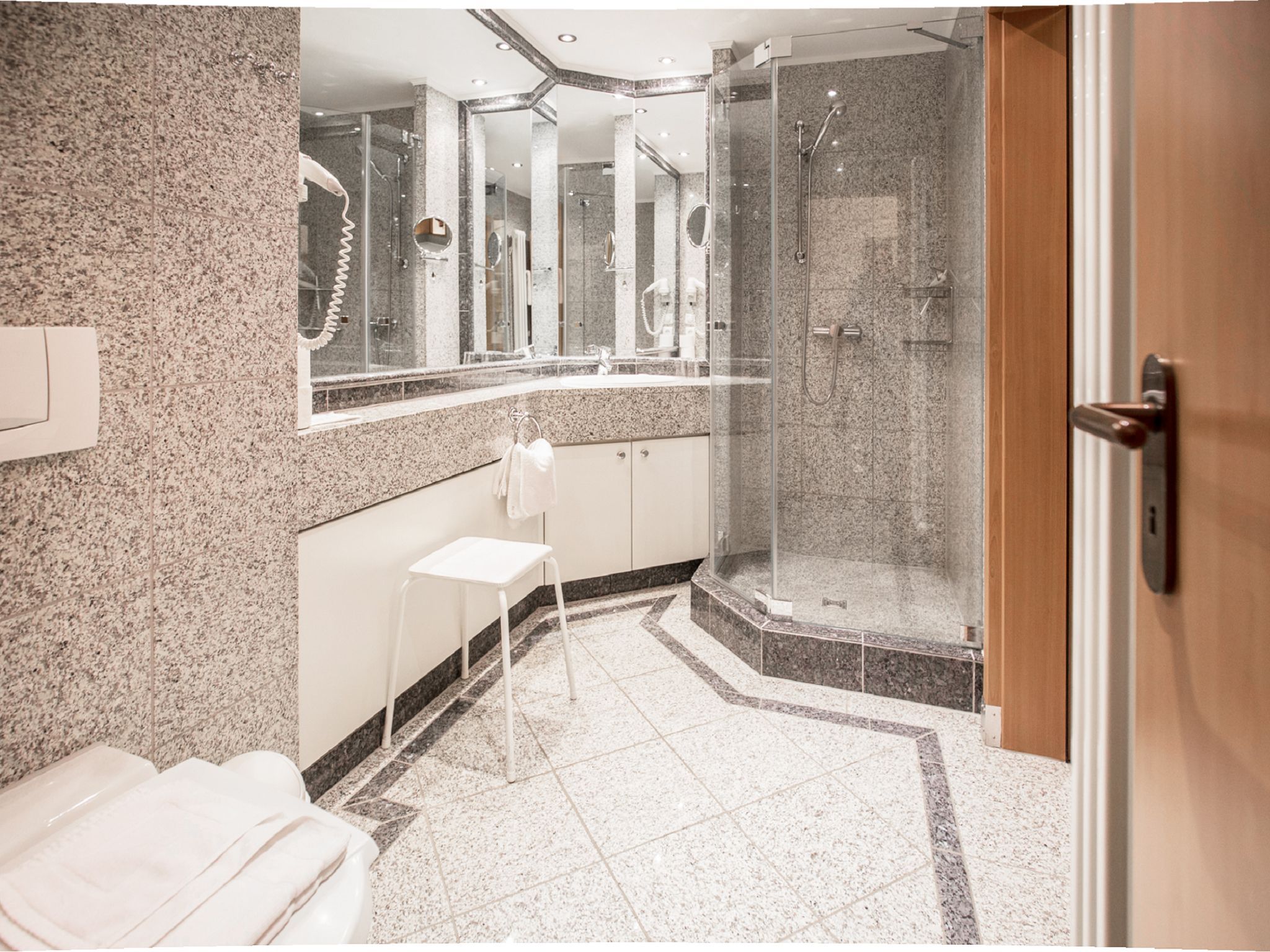 Dünenpark Binz Komfortplus Ferienwohnung mit 1 Schlafzimmer und Terrasse im Erdgeschoss (129) Insel Rügen - Badezimmer