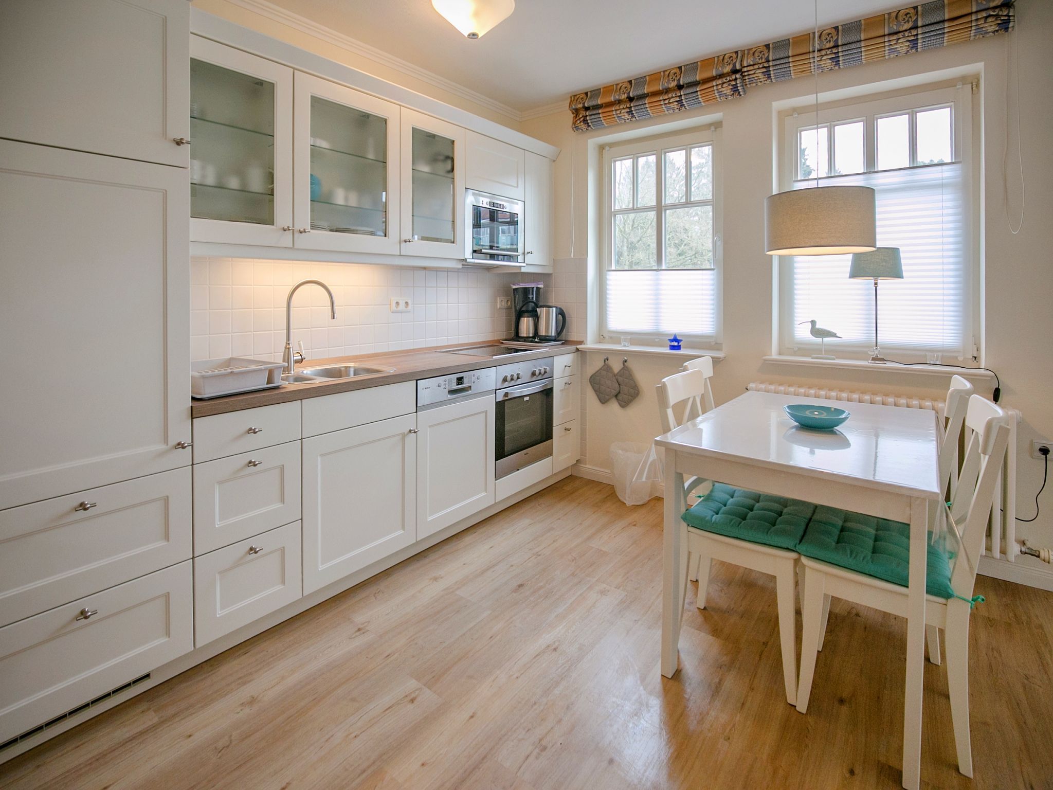 Dünenpark Binz Komfortplus Ferienwohnung mit 1 Schlafzimmer und Balkon im Obergeschoss (134) Insel Rügen - Küche / Küchenzeile