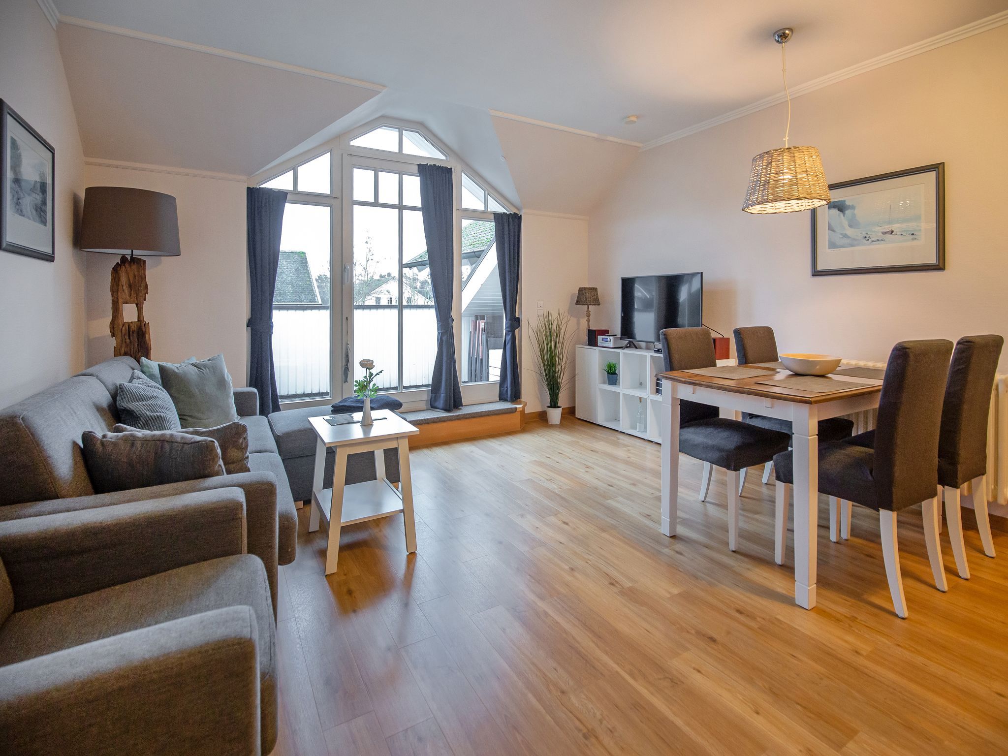 Dünenpark Binz Komfortplus Ferienwohnung mit 1 Schlafzimmer und Balkon im Dachgeschoss (137) Insel Rügen - Wohnzimmer