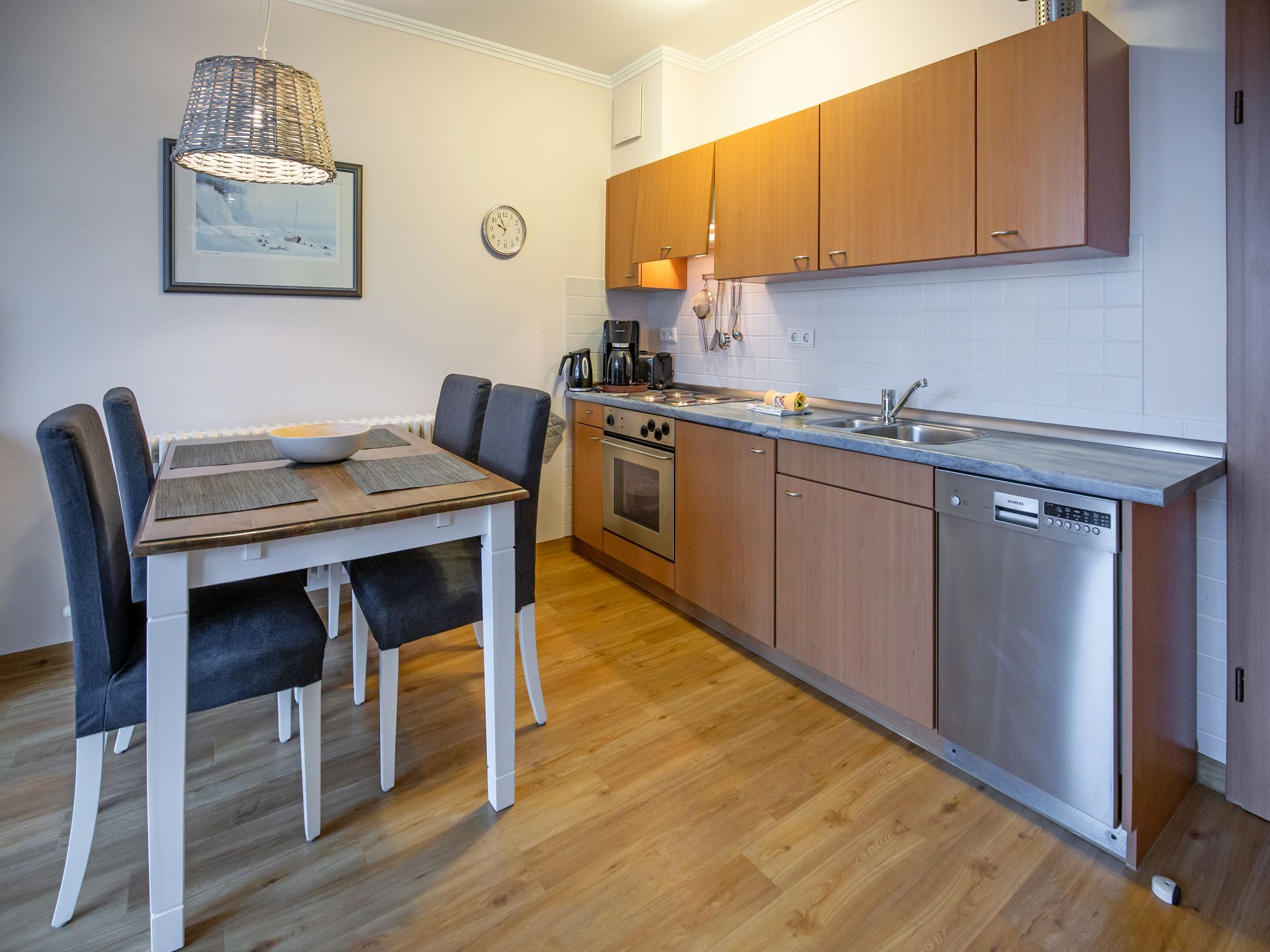 Dünenpark Binz Komfortplus Ferienwohnung mit 1 Schlafzimmer und Balkon im Dachgeschoss (137) Insel Rügen - Küche / Küchenzeile