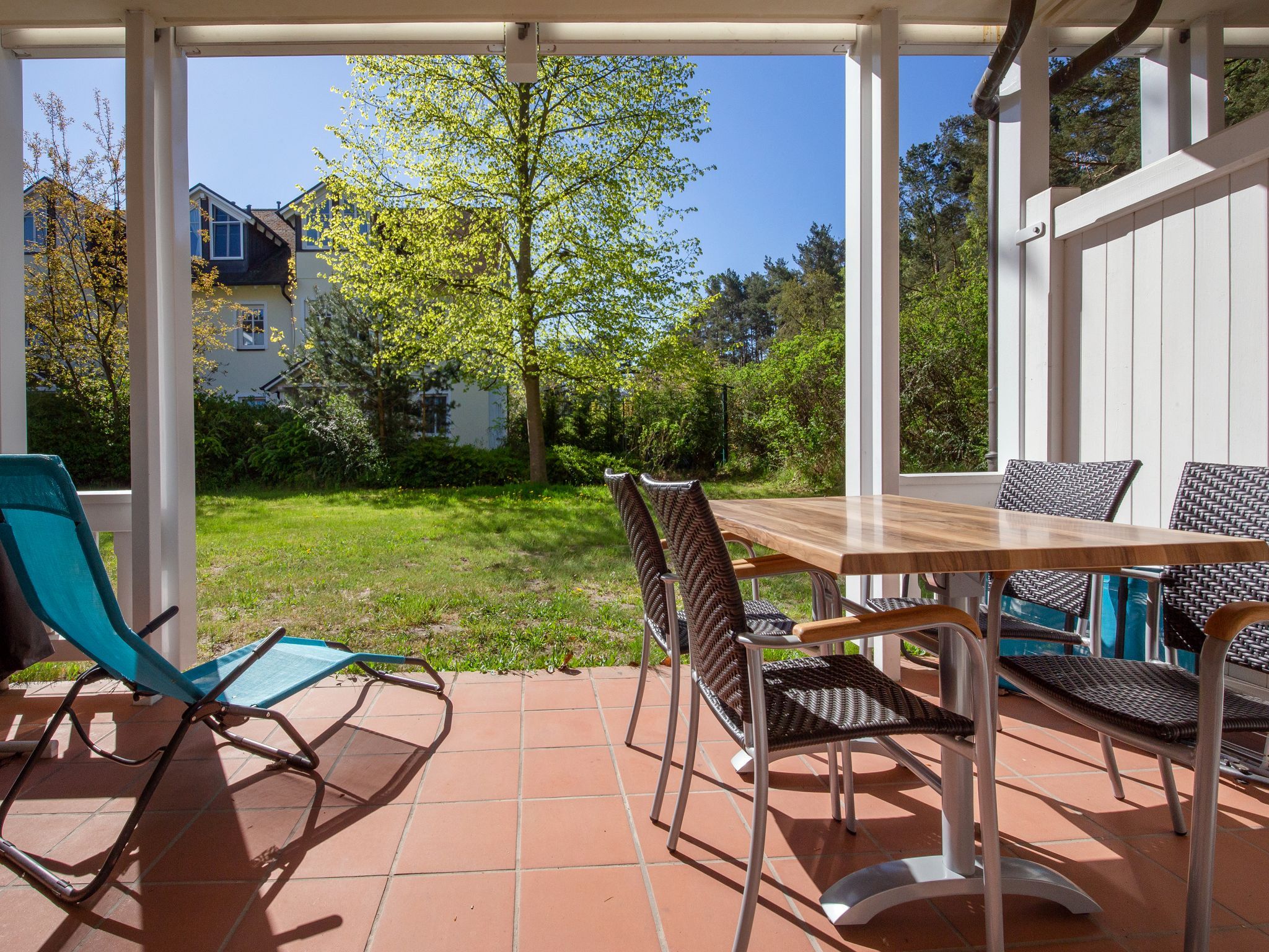 Dünenpark Binz Komfort Ferienwohnung mit 1 Schlafzimmer und Terrasse im Erdgeschoss (152) Insel Rügen - Terrasse