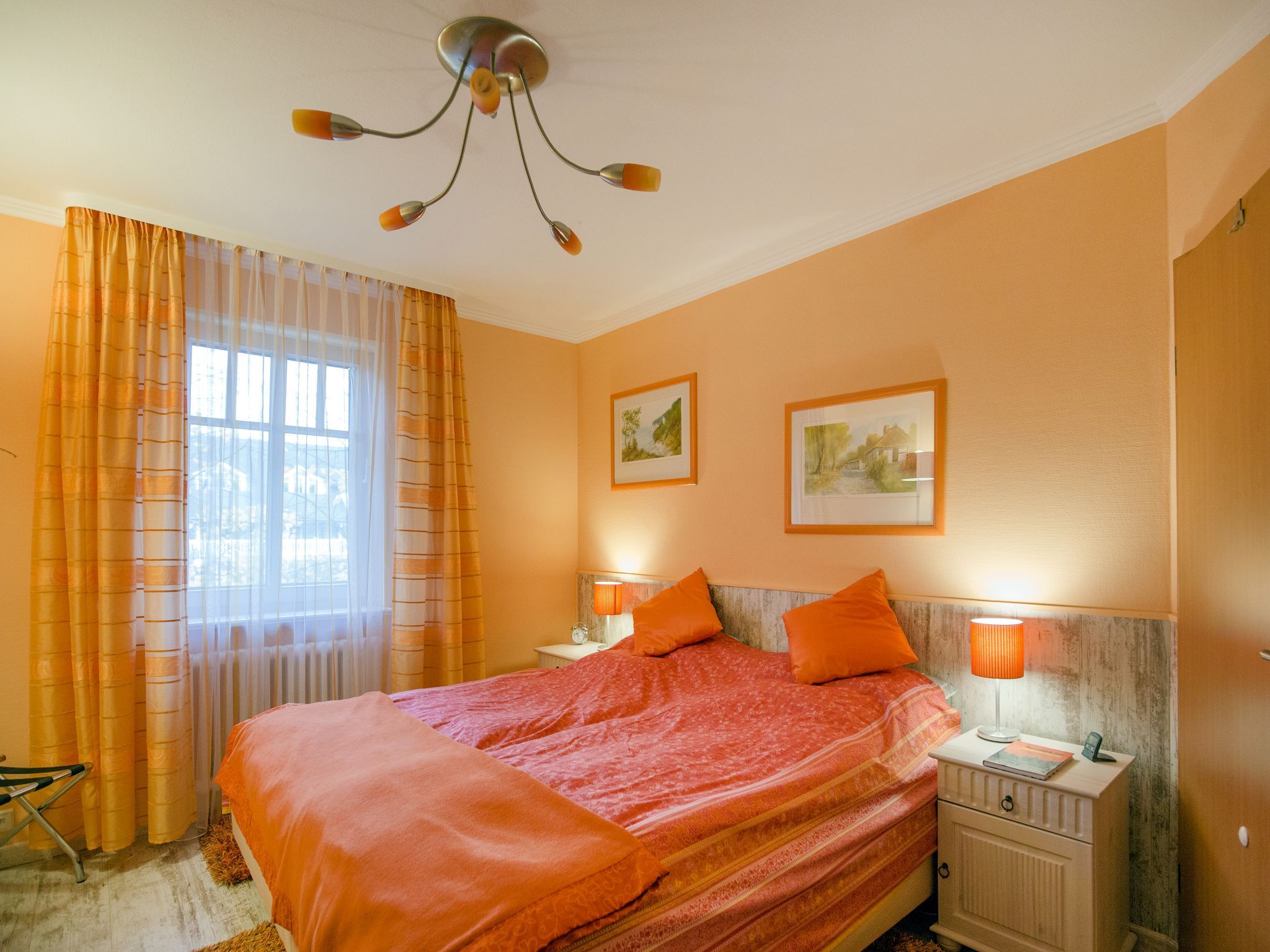 Dünenpark Binz Komfortplus Ferienwohnung mit 1 Schlafzimmer und Balkon im Obergeschoss (155) Insel Rügen - Schlafzimmer