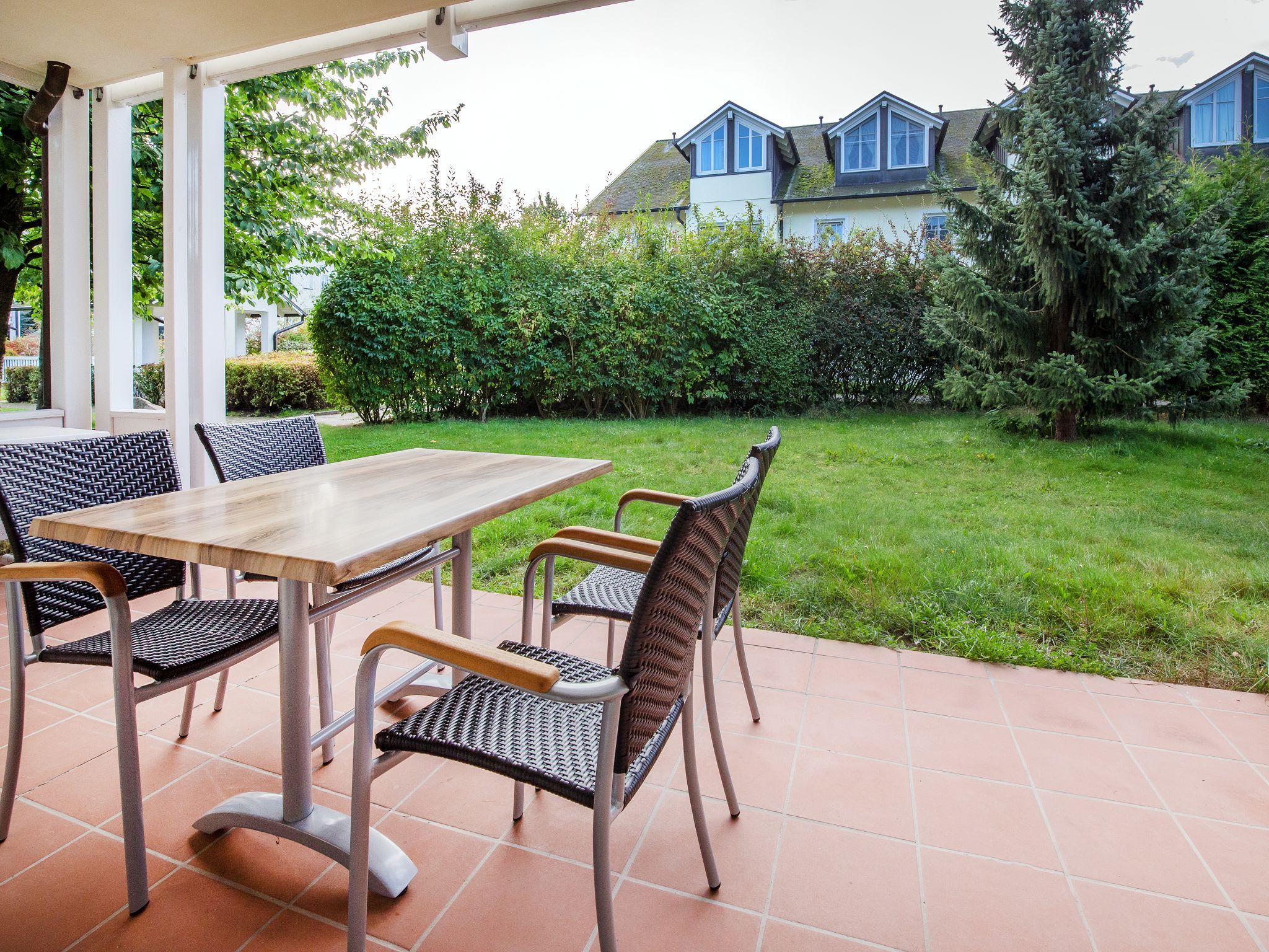 Dünenpark Binz Komfortplus Ferienwohnung mit 1 Schlafzimmer und Terrasse im Erdgeschoss (164) Insel Rügen - Terrasse