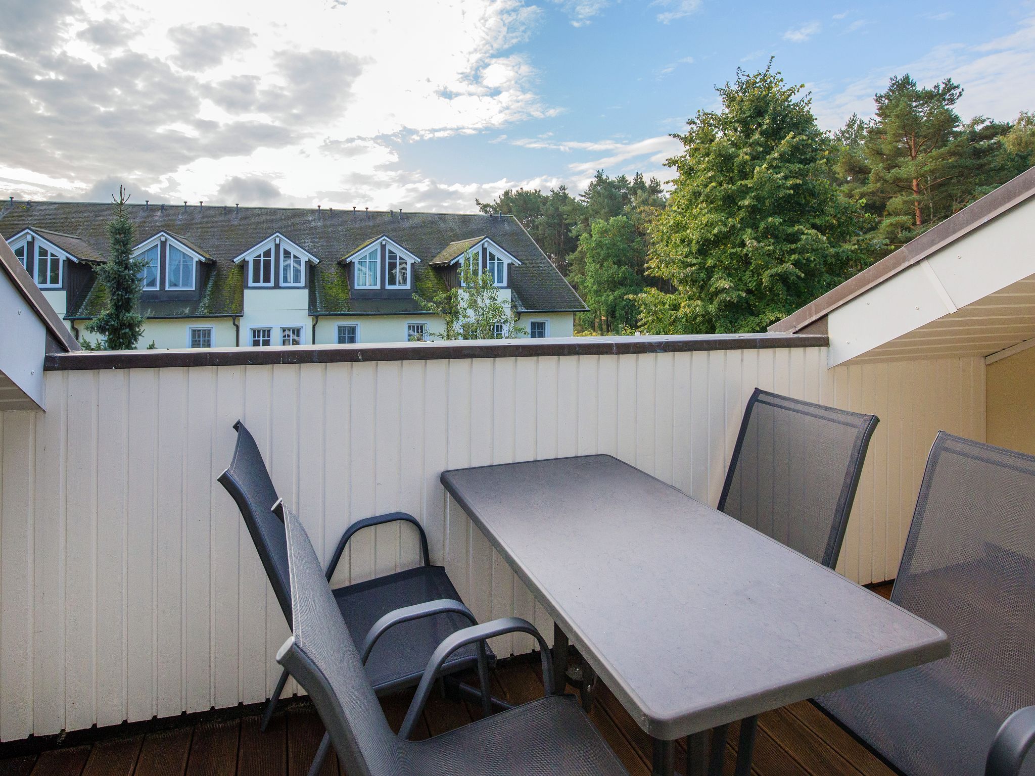 Dünenpark Binz Komfortplus Ferienwohnung mit 2 Schlafzimmern und Balkon im Dachgeschoss (171) Insel Rügen - Balkon