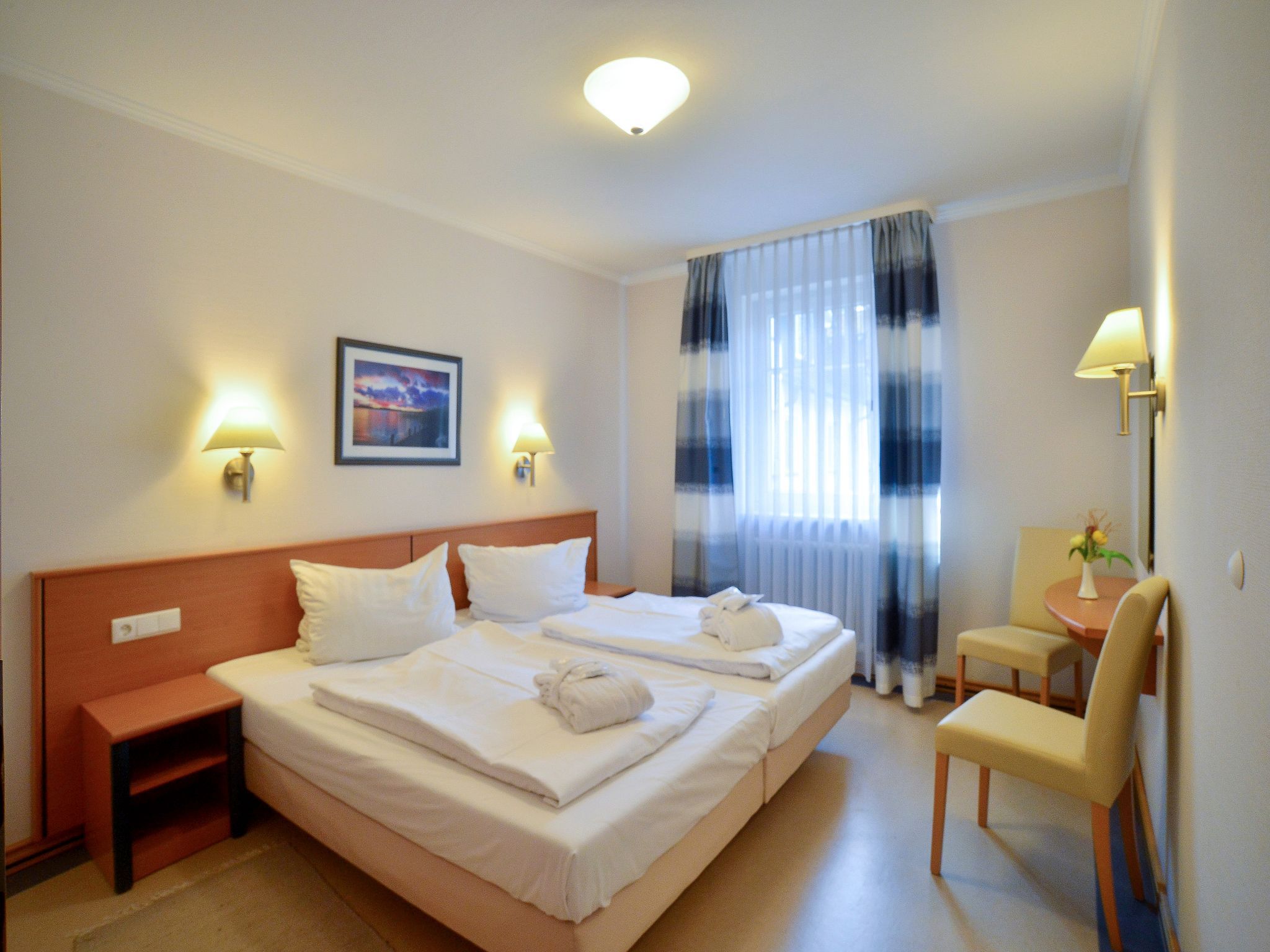 Dünenpark Binz Komfort Ferienwohnung mit 1 Schlafzimmer und Balkon im Obergeschoss (179) Insel Rügen - Schlafzimmer