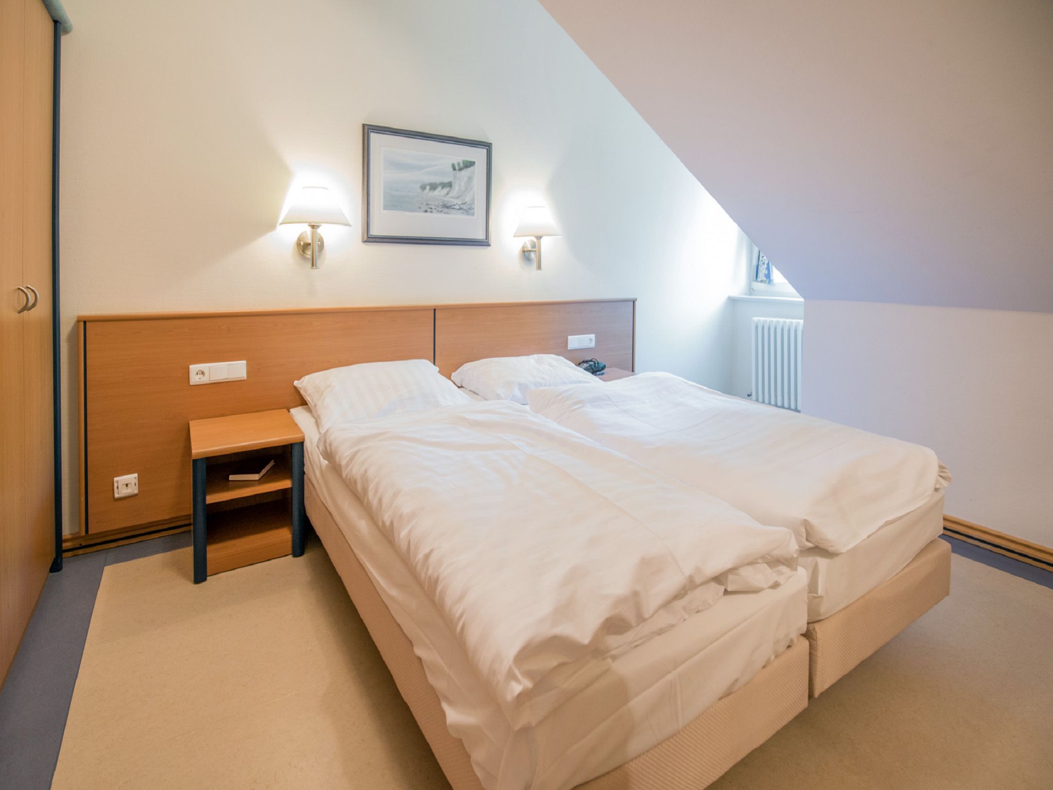 Dünenpark Binz Komfort Ferienwohnung mit 1 Schlafzimmer und Balkon im Dachgeschoss (185) Insel Rügen - Schlafzimmer