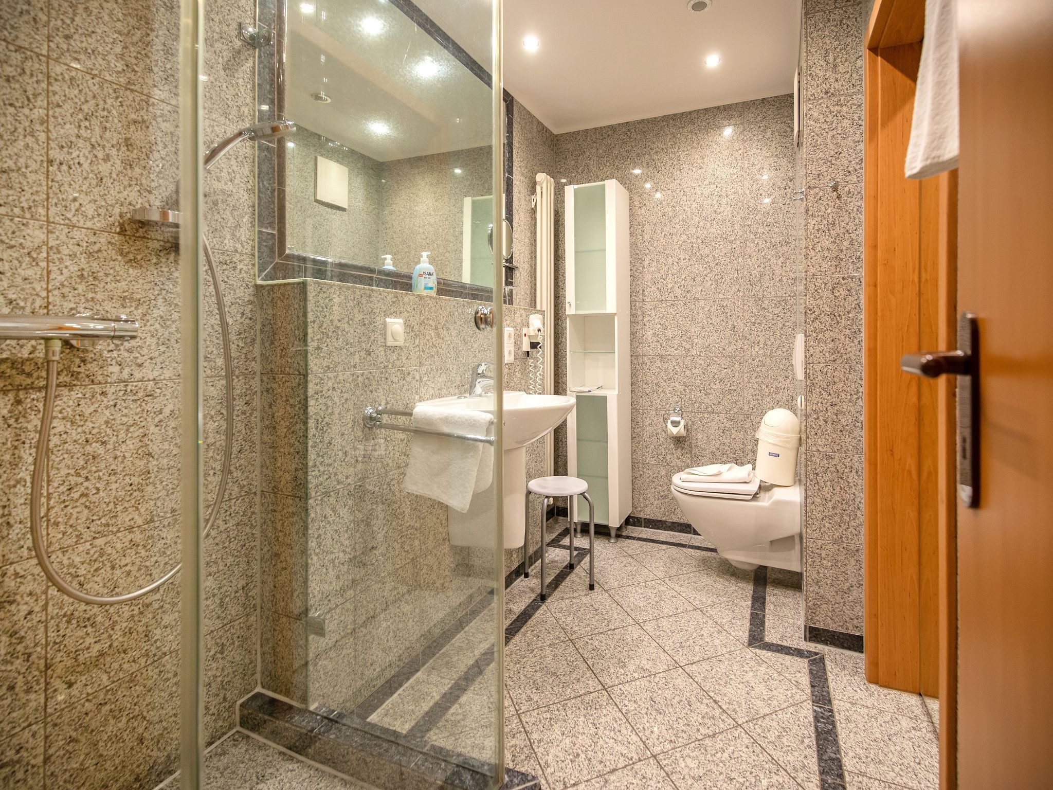 Dünenpark Binz Komfort Ferienwohnung mit 1 Schlafzimmer und Terrasse im Erdgeschoss (199) Insel Rügen - Badezimmer