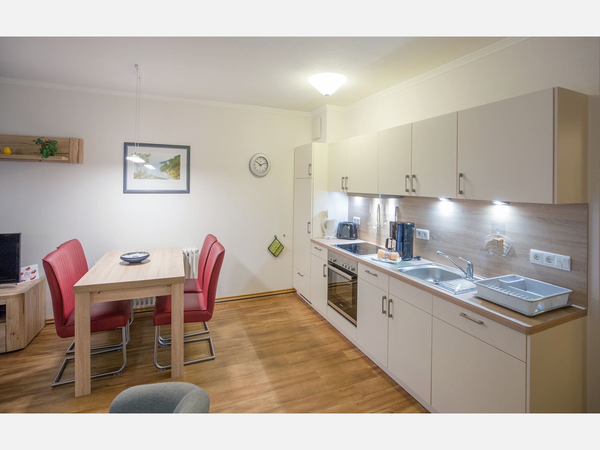 Dünenpark Binz Komfortplus Ferienwohnung mit 1 Schlafzimmer und Balkon im Obergeschoss (203) Insel Rügen - Küche / Küchenzeile