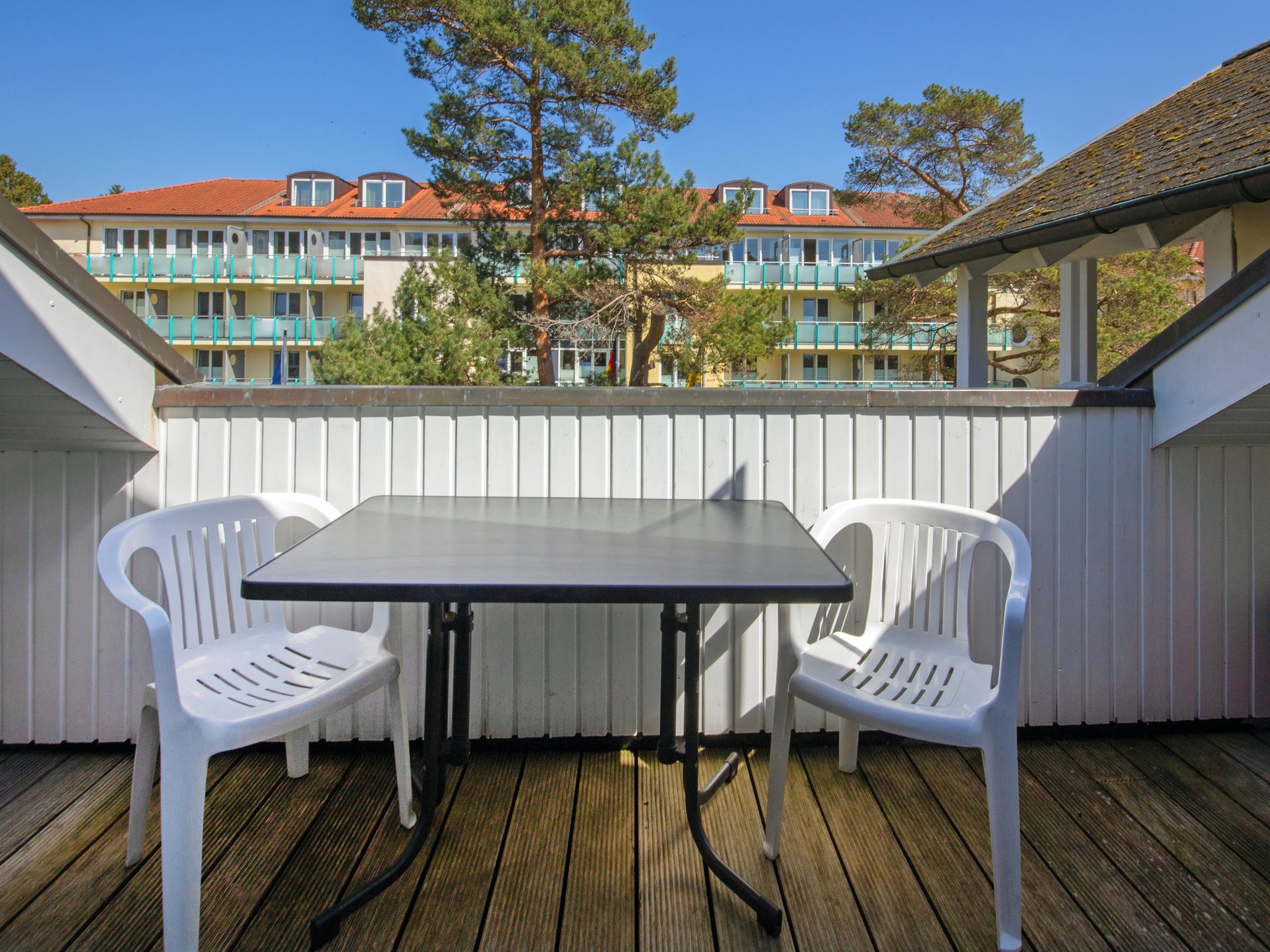 Dünenpark Binz Komfortplus Ferienwohnung mit 1 Schlafzimmer und Balkon im Dachgeschoss (209) Insel Rügen - Balkon